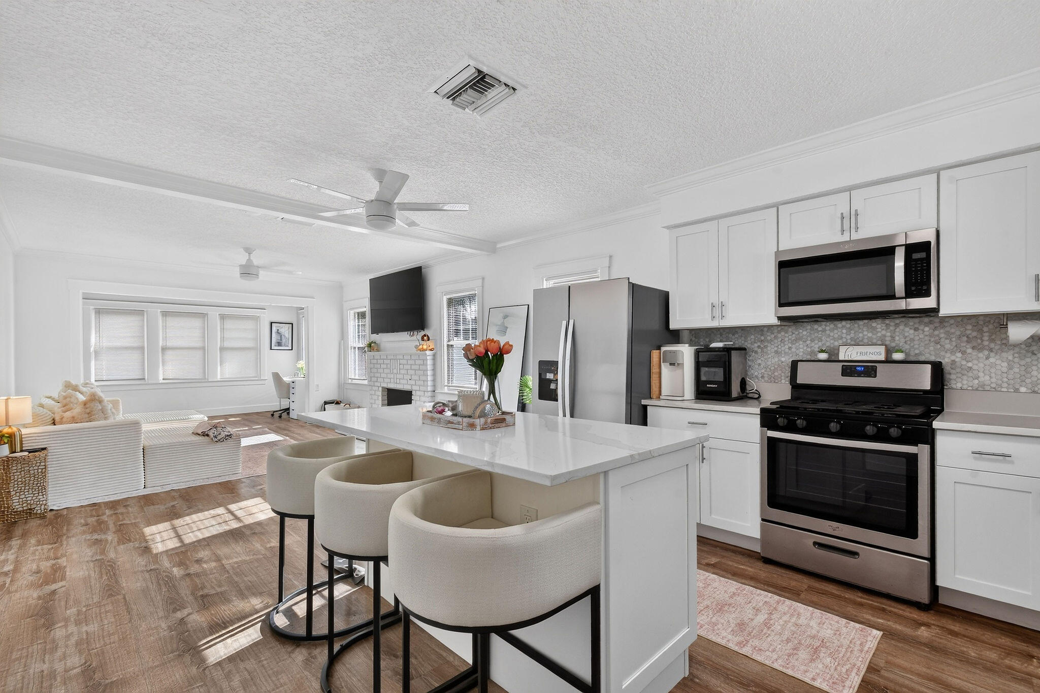 415 Greenbriar Drive