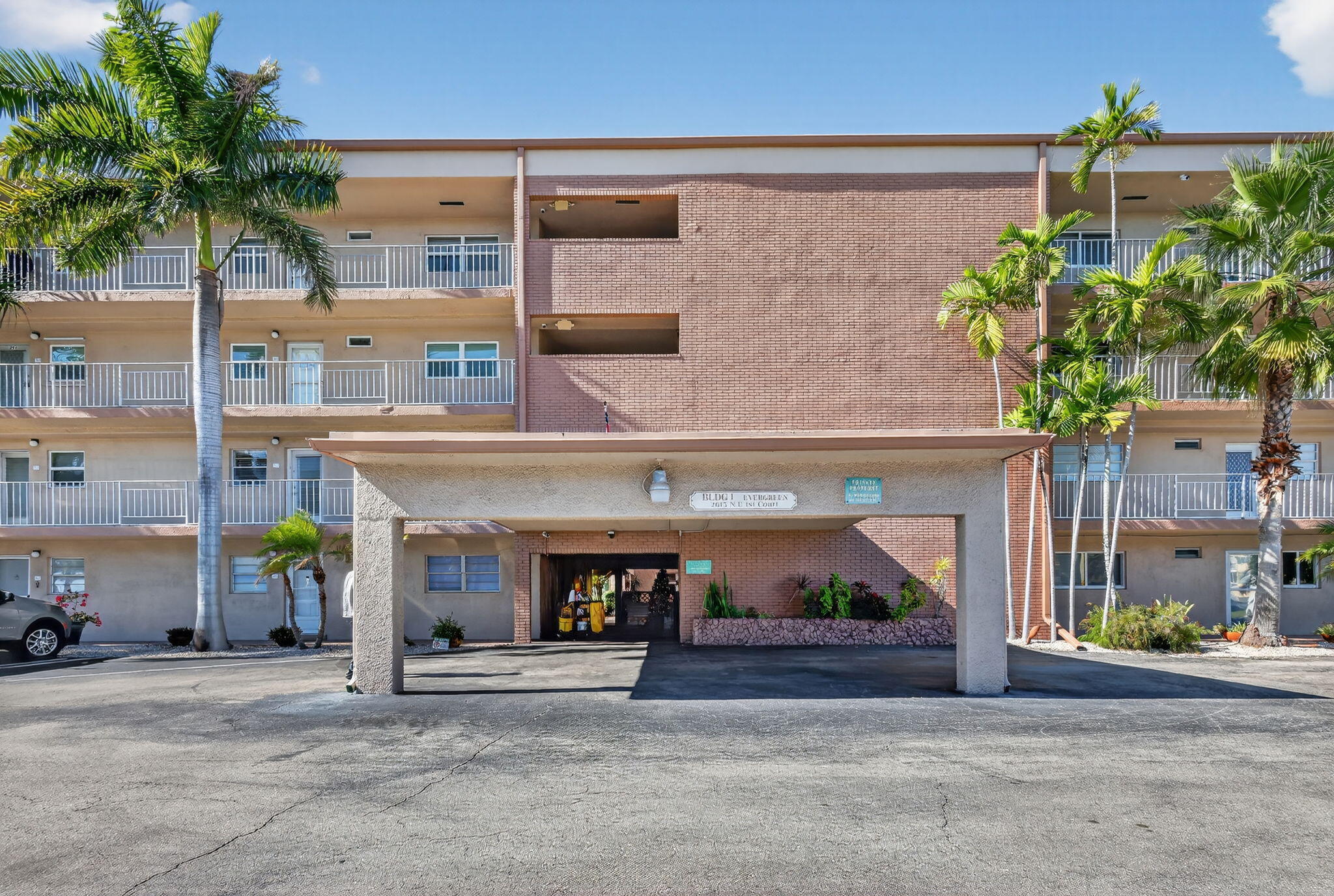 2615 NE 1ST Court 201