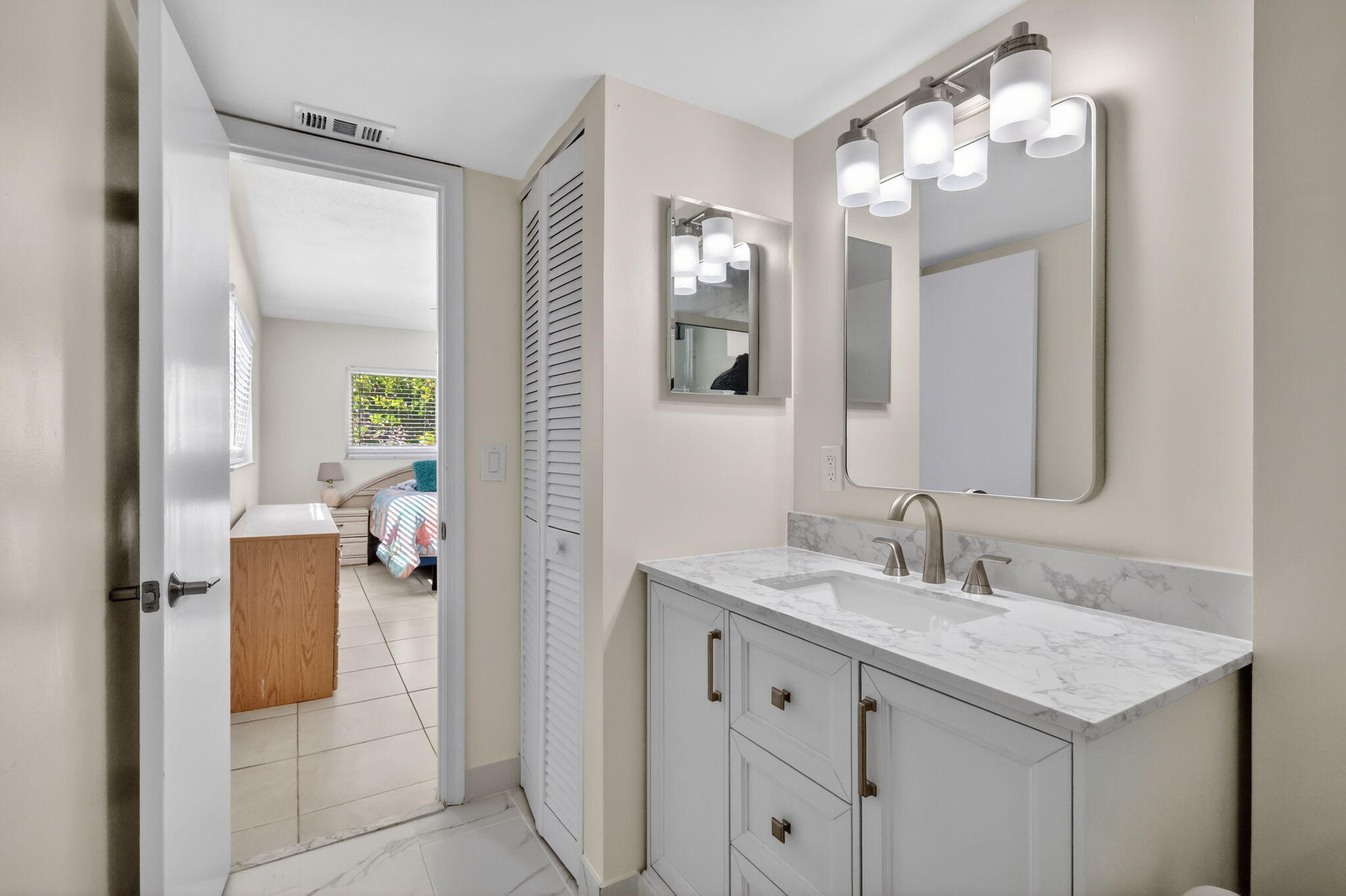 2615 NE 1ST Court 201