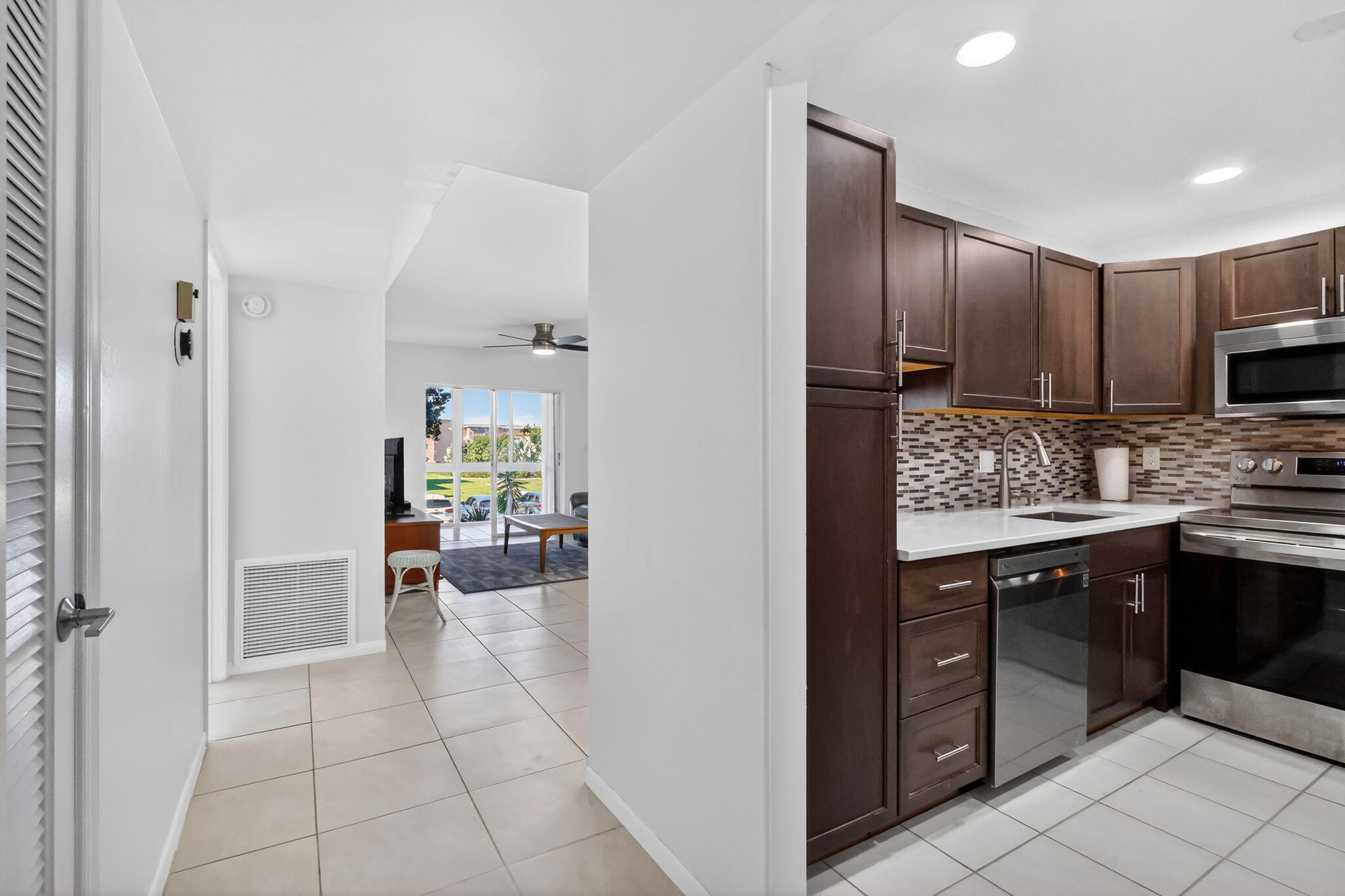 2615 NE 1ST Court 201