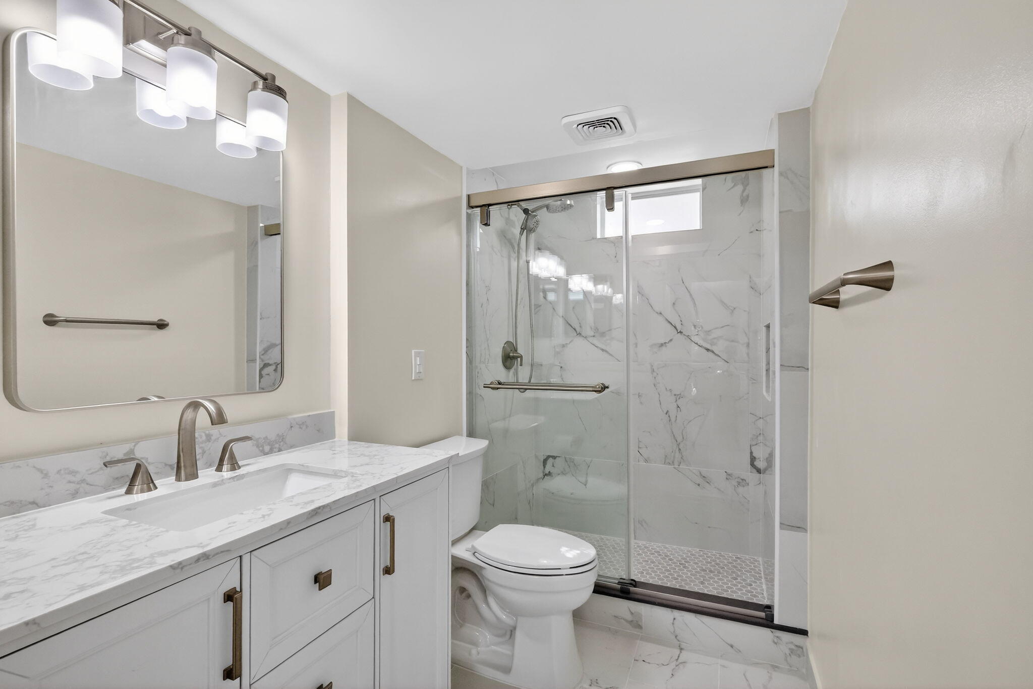 2615 NE 1ST Court 201
