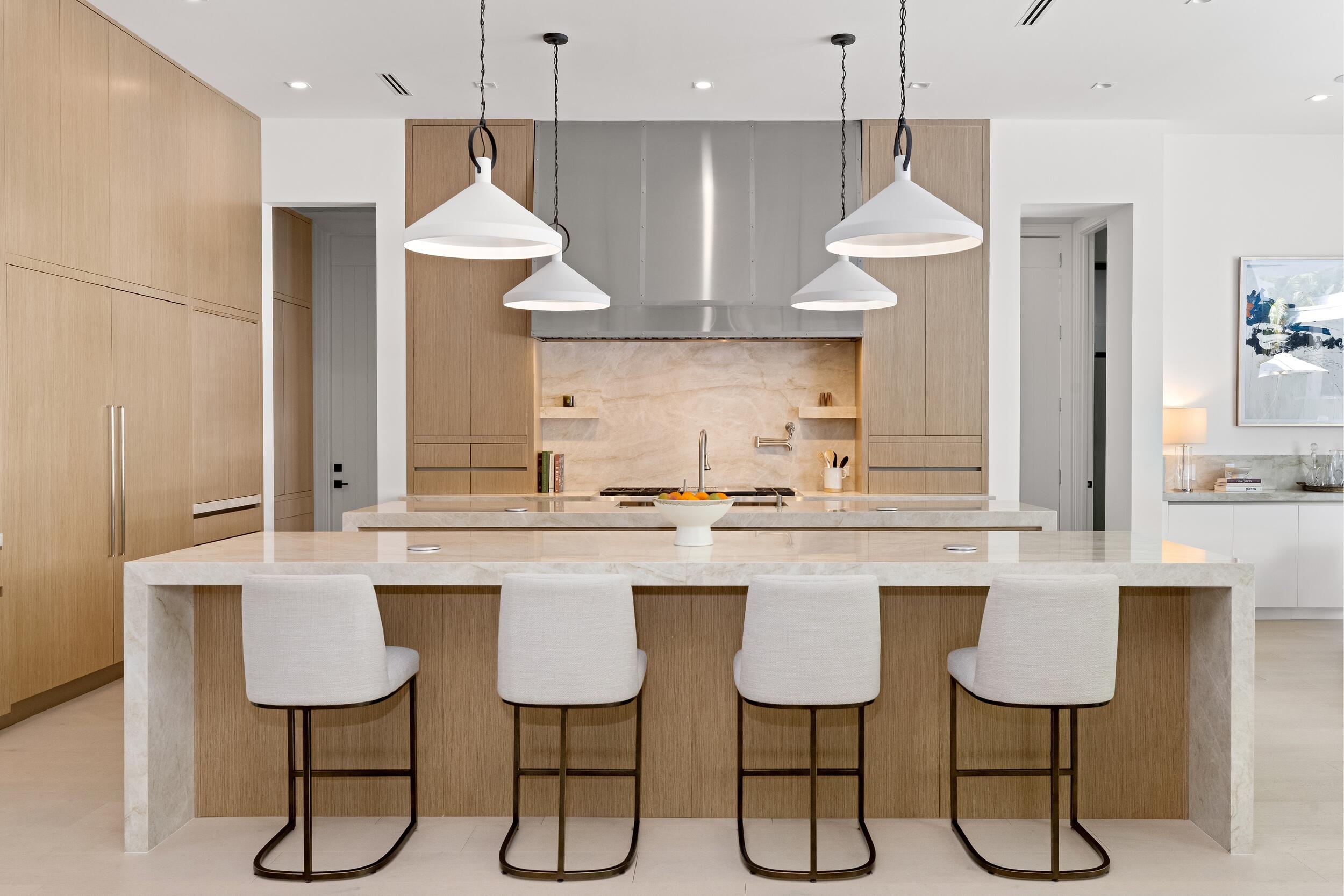 735 W Fern Drive
