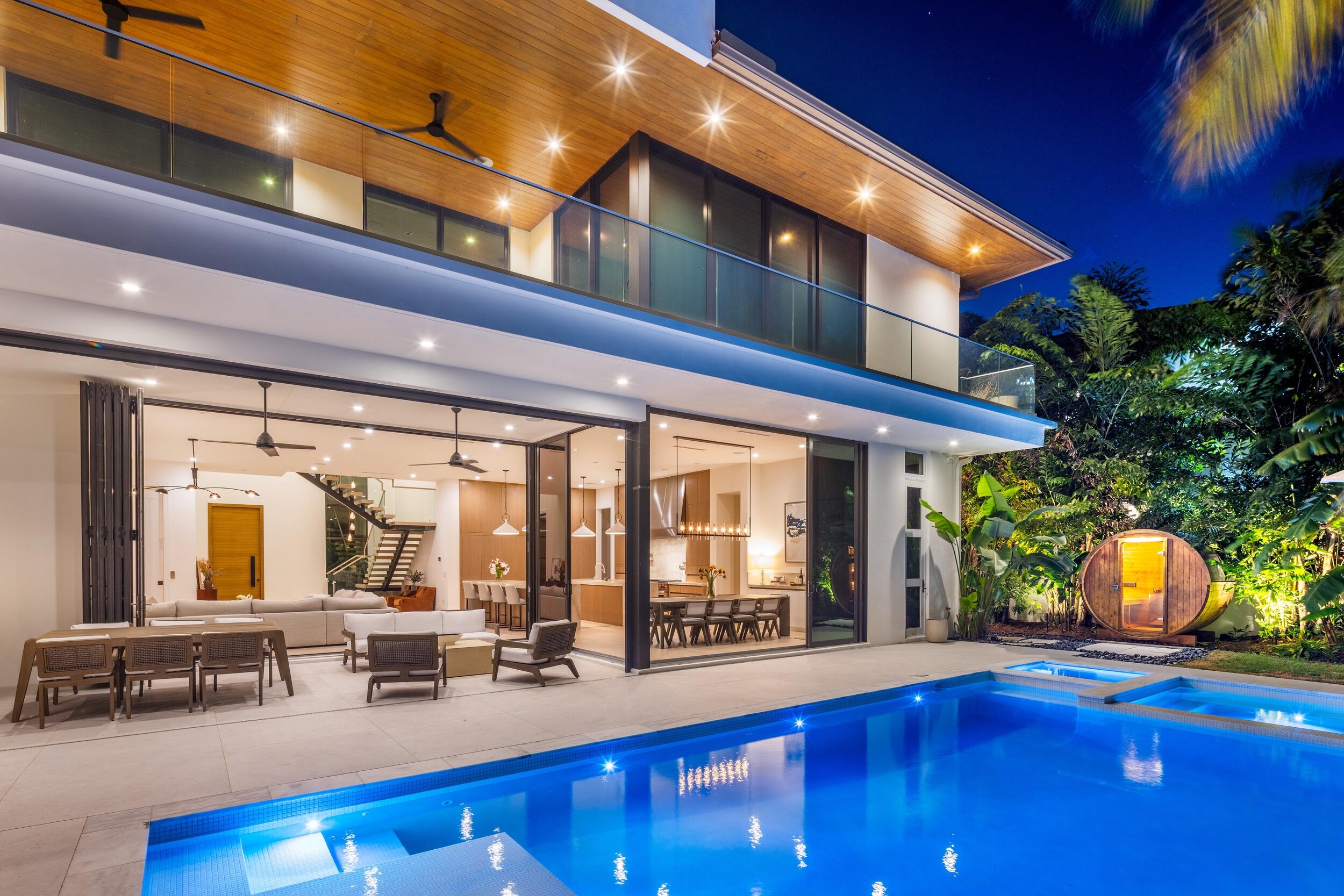 735 W Fern Drive
