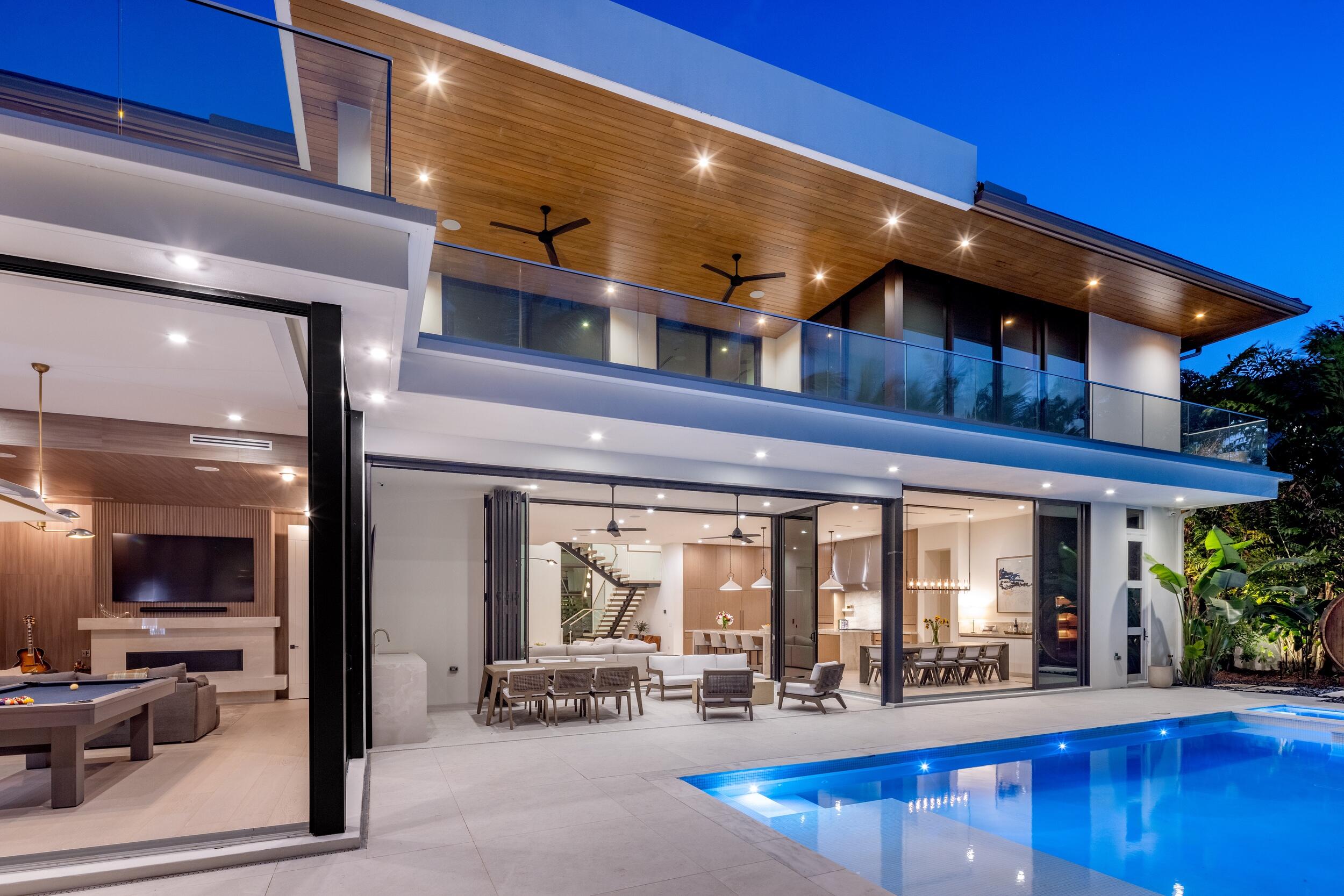 735 W Fern Drive