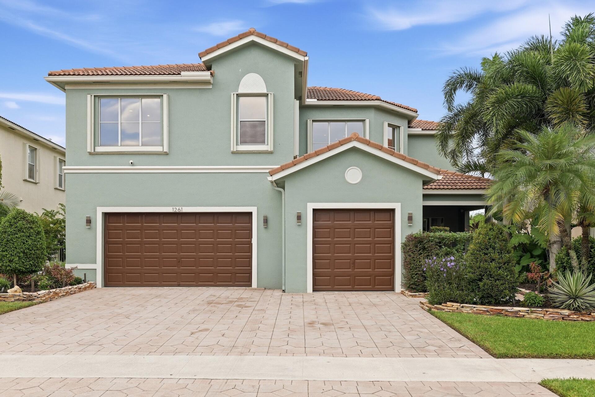 1261 BEACON Circle