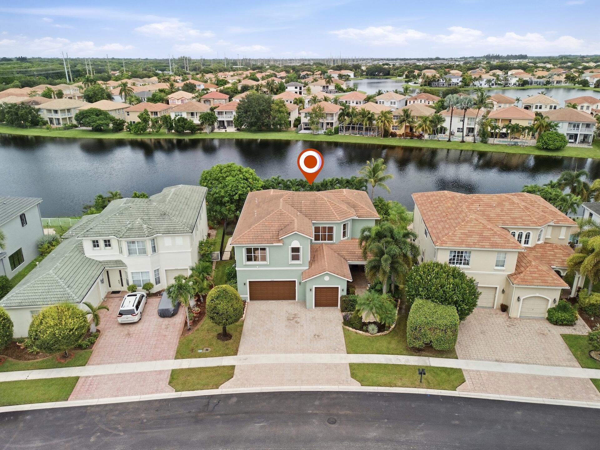 1261 BEACON Circle