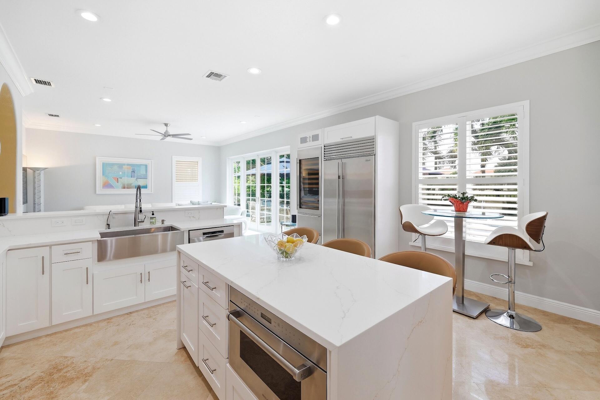 1261 BEACON Circle