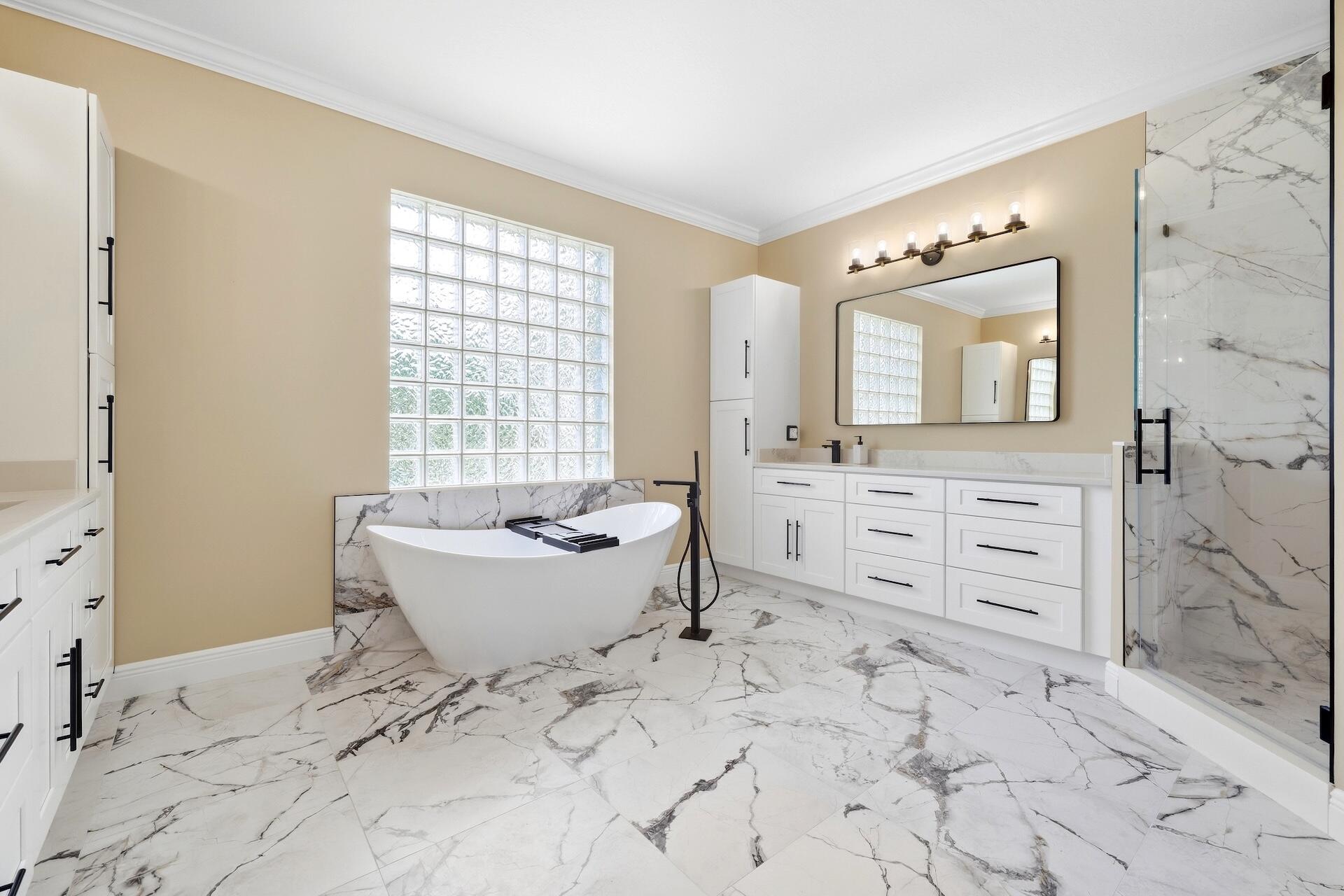 1261 BEACON Circle