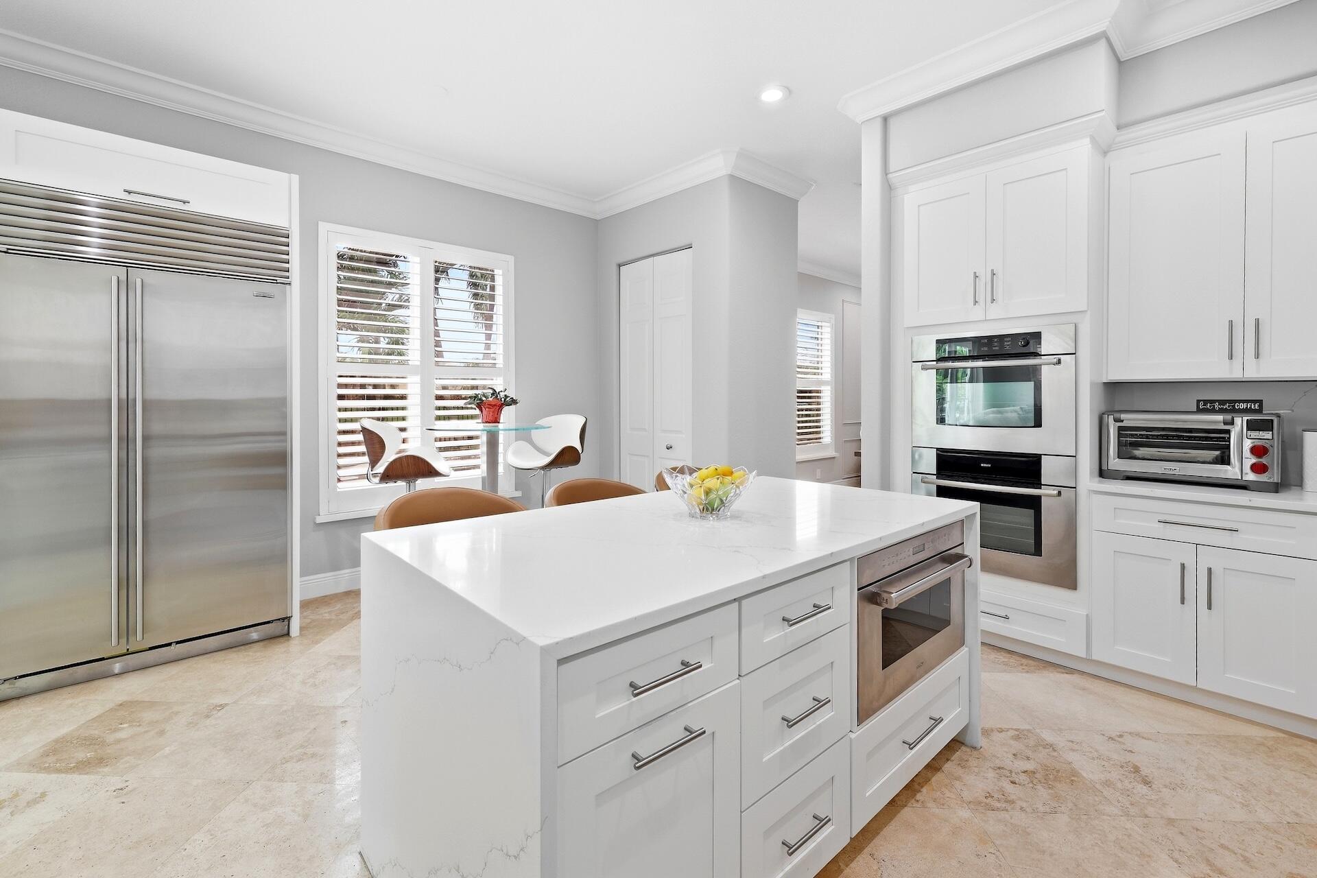 1261 BEACON Circle