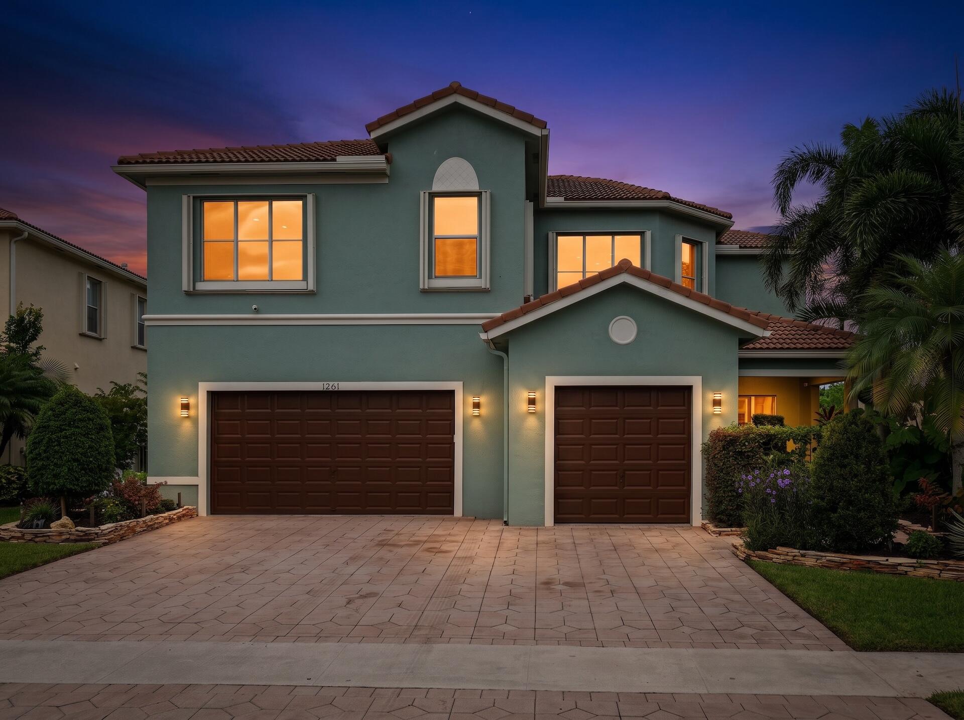 1261 BEACON Circle