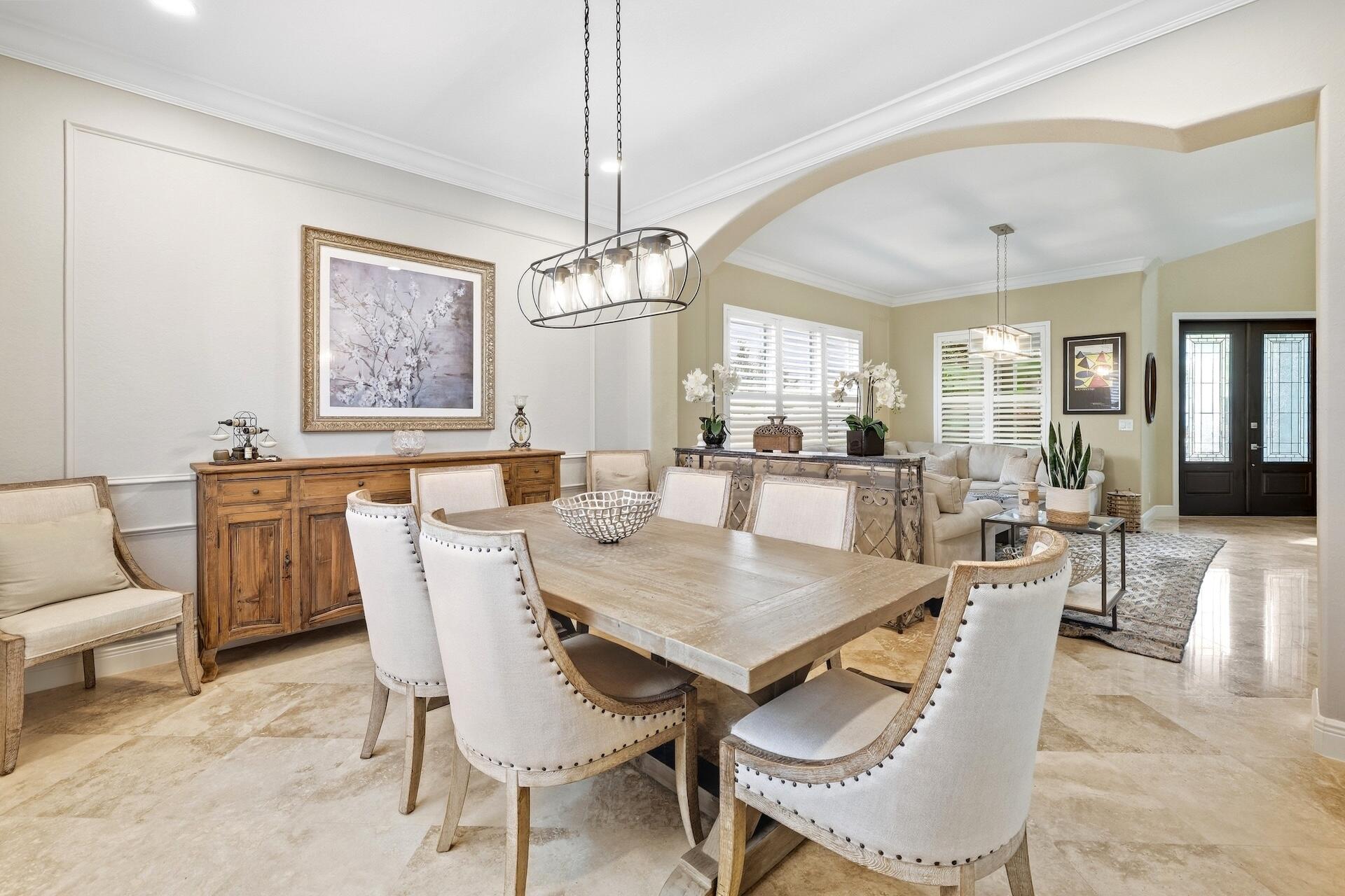 1261 BEACON Circle