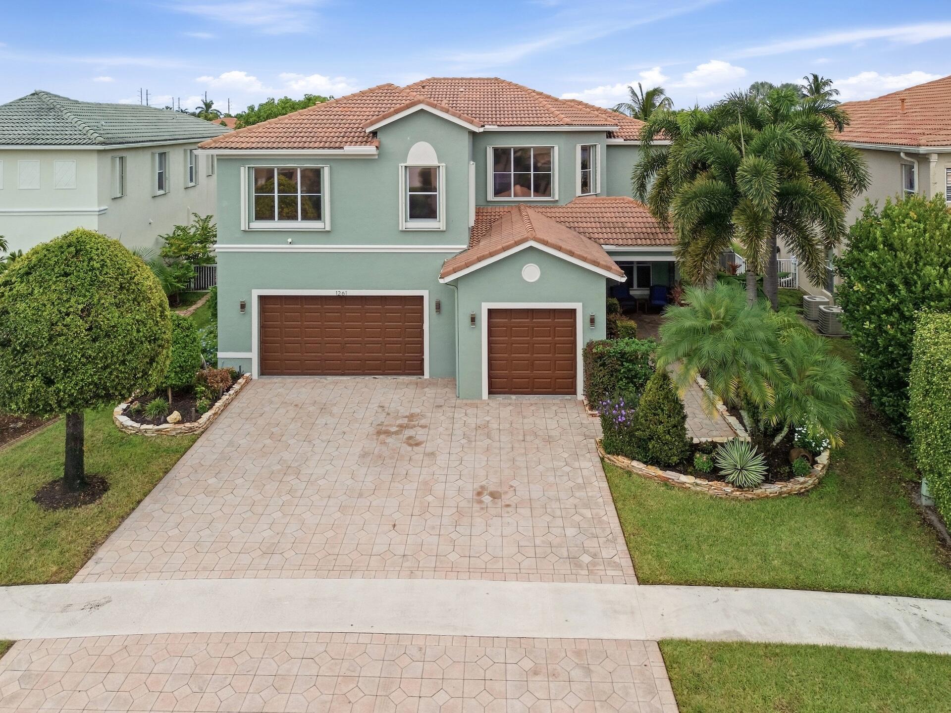 1261 BEACON Circle