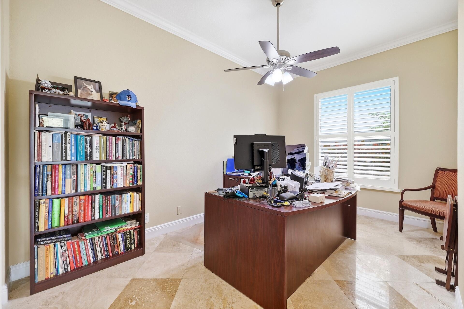 1261 BEACON Circle