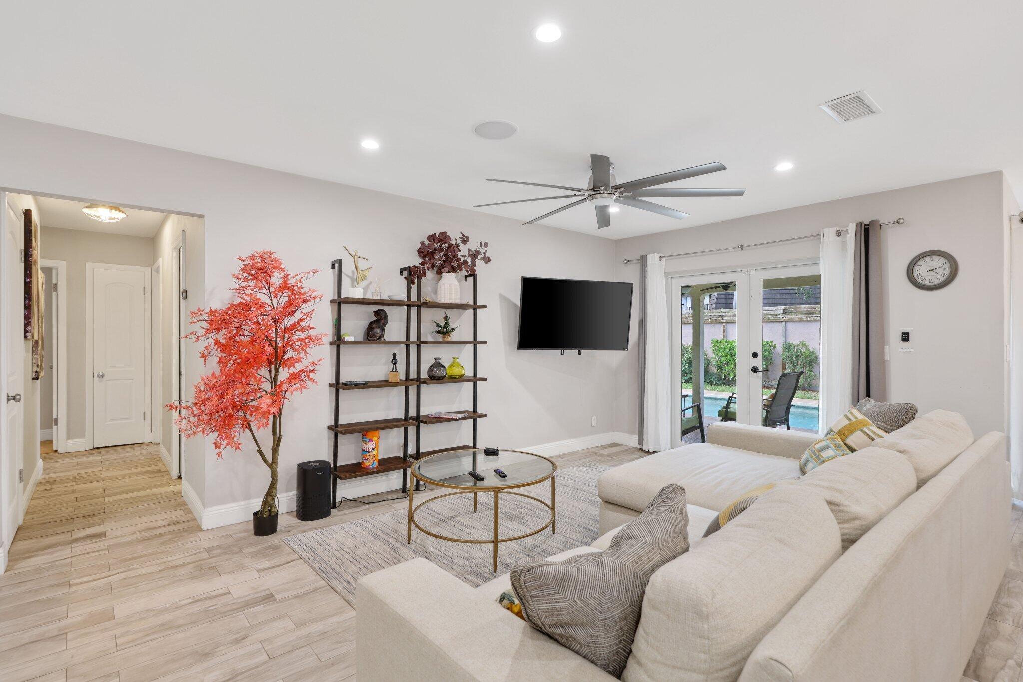 513 CURLEW Road