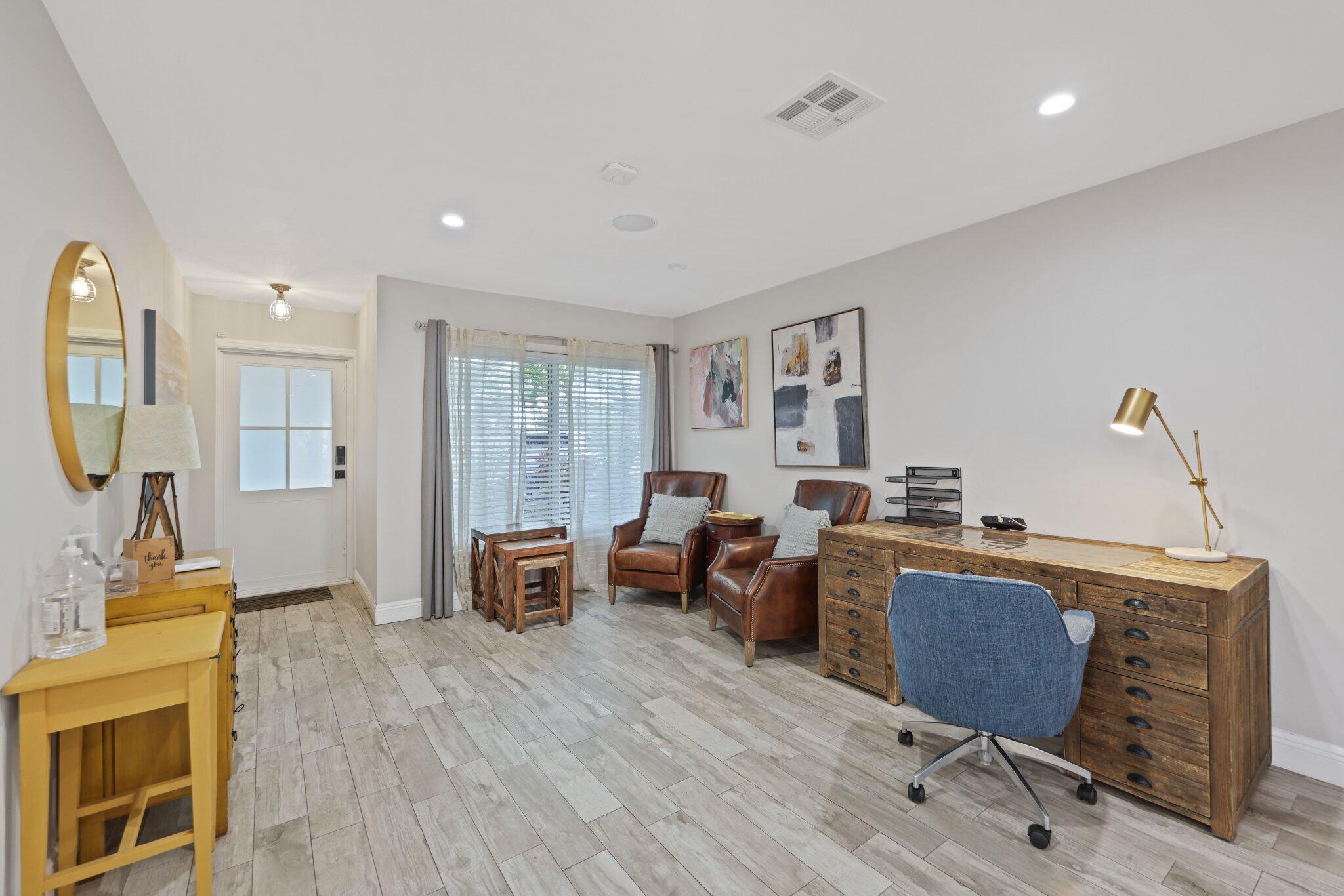 513 CURLEW Road