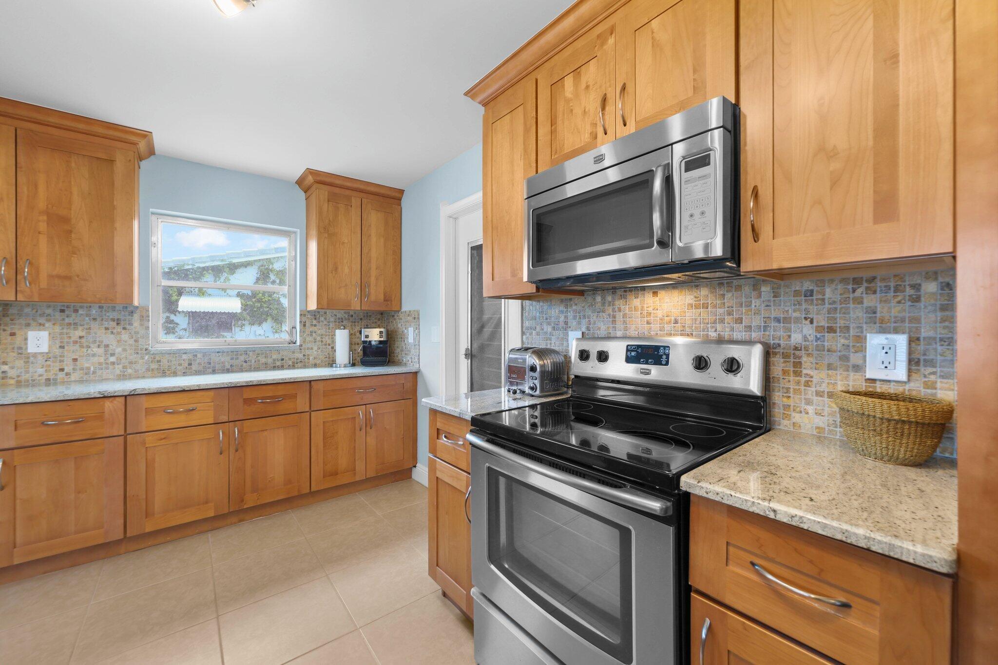 2114 SW 13th Place