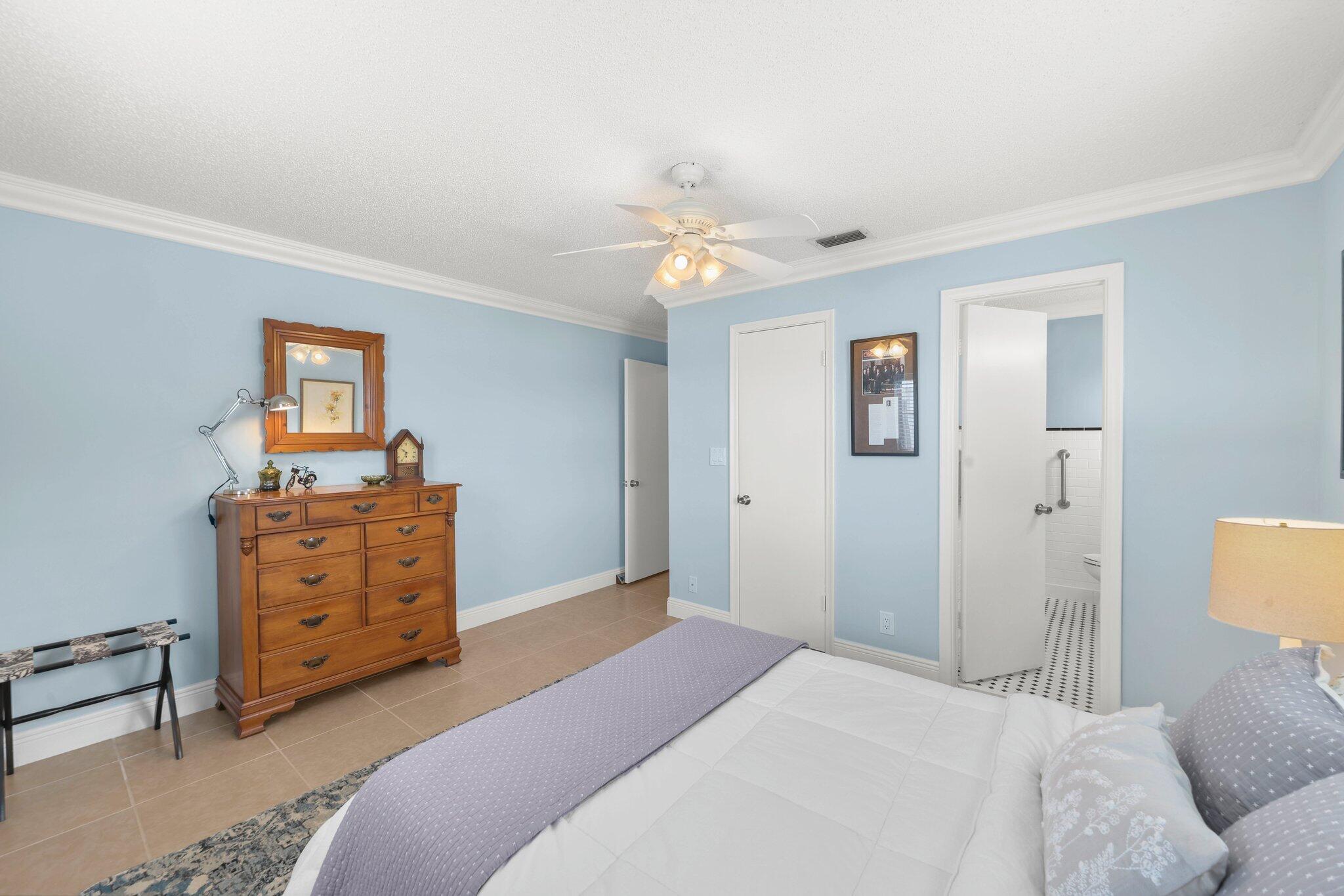 2114 SW 13th Place