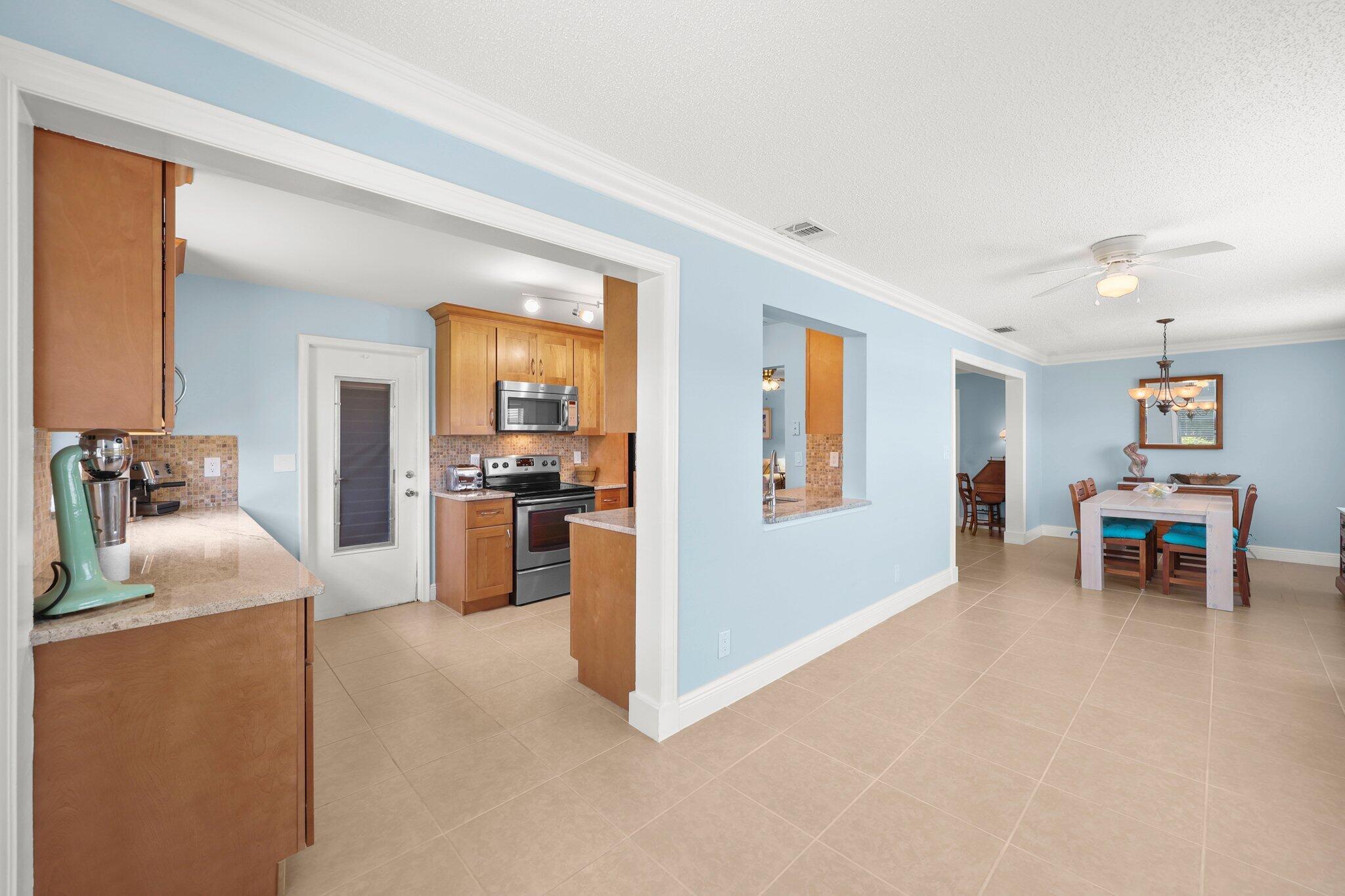 2114 SW 13th Place