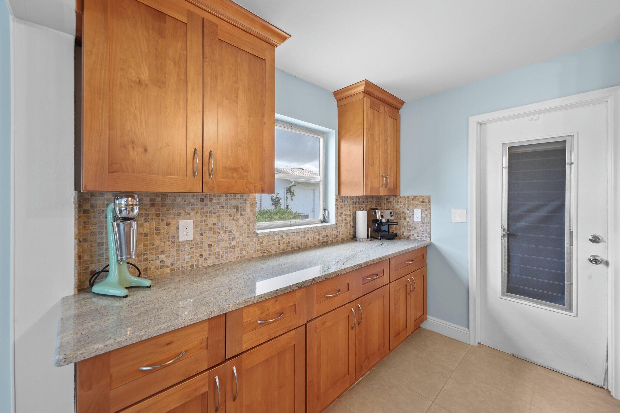 2114 SW 13th Place