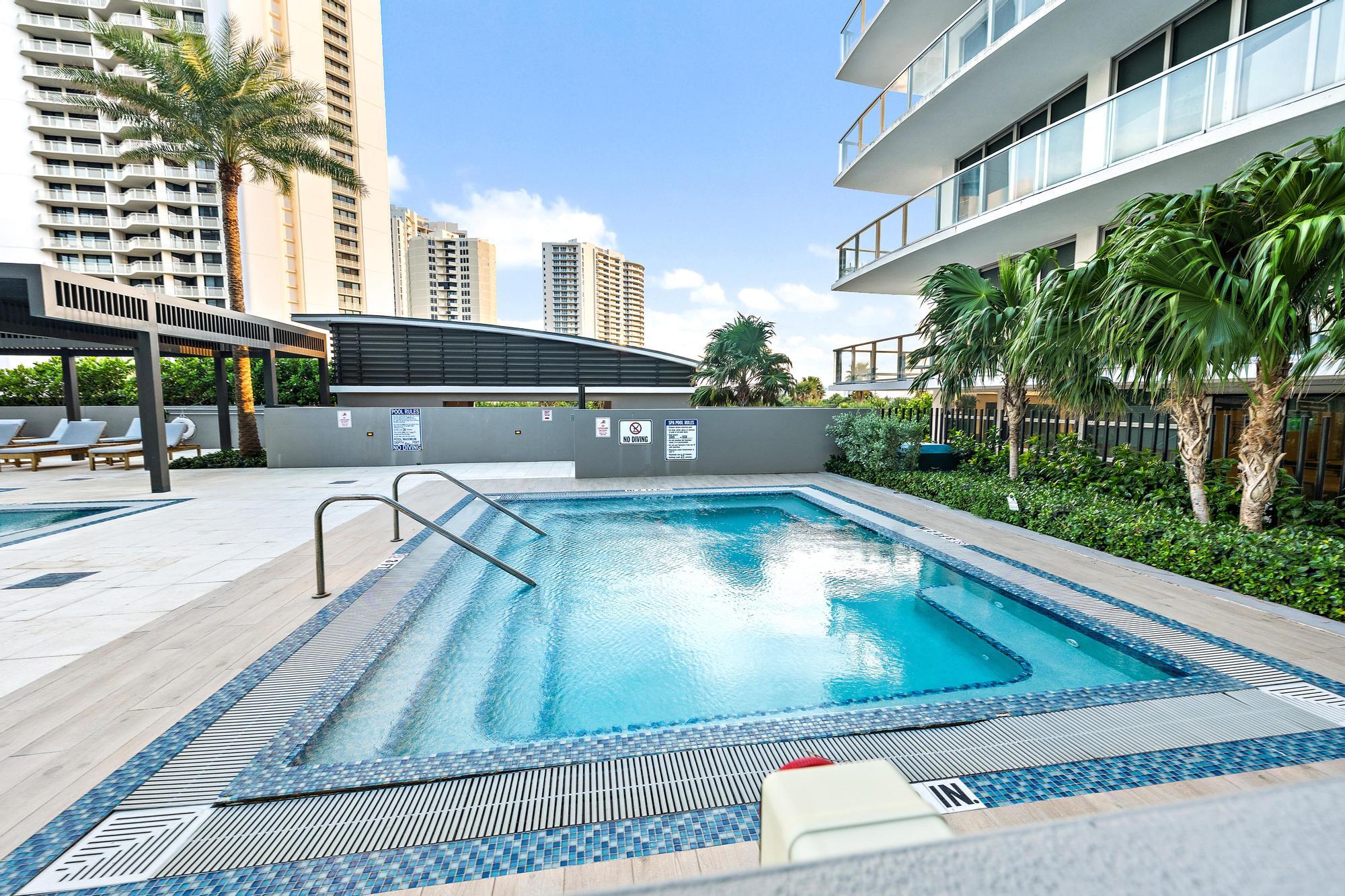 3100 N Ocean Drive N P1602