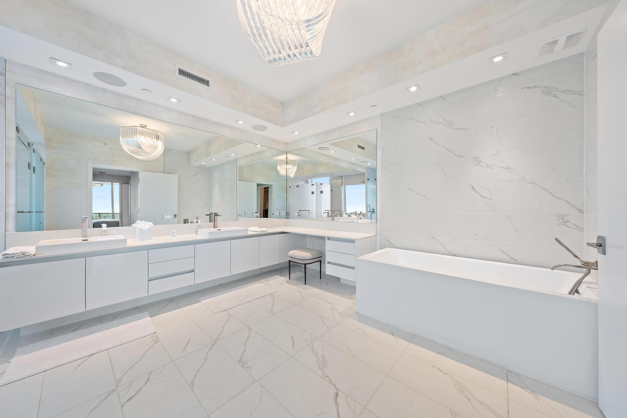 3100 N Ocean Drive N P1602