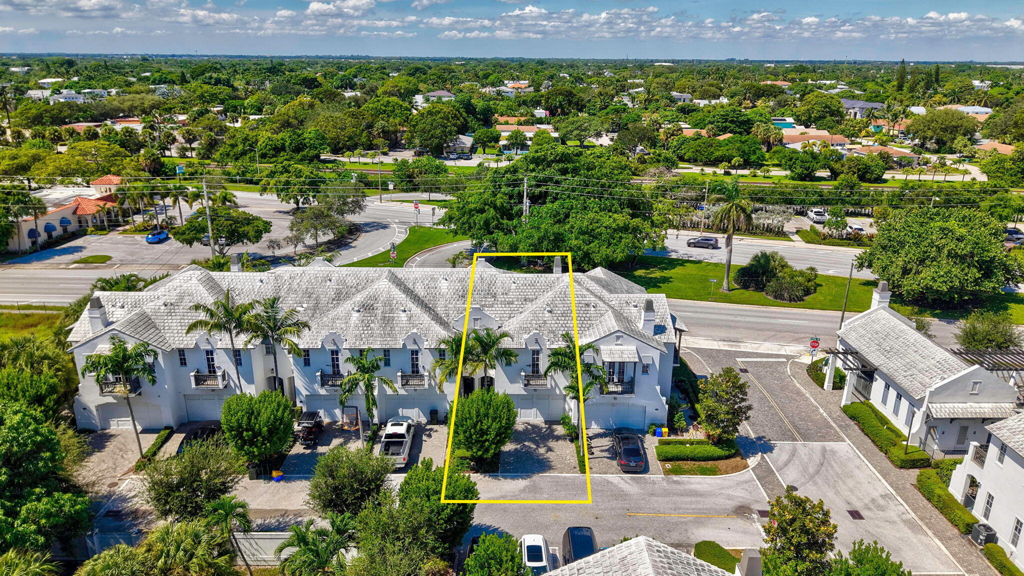 910 HAMILTON Lane