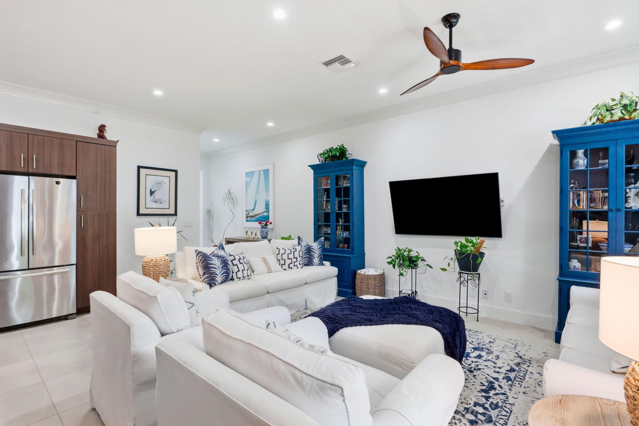910 HAMILTON Lane