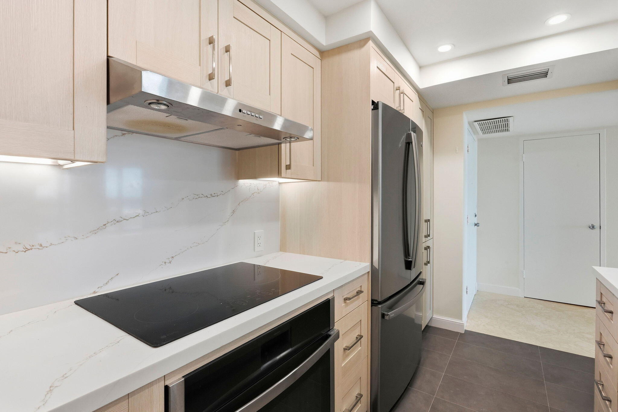 1225 S OCEAN Boulevard 101