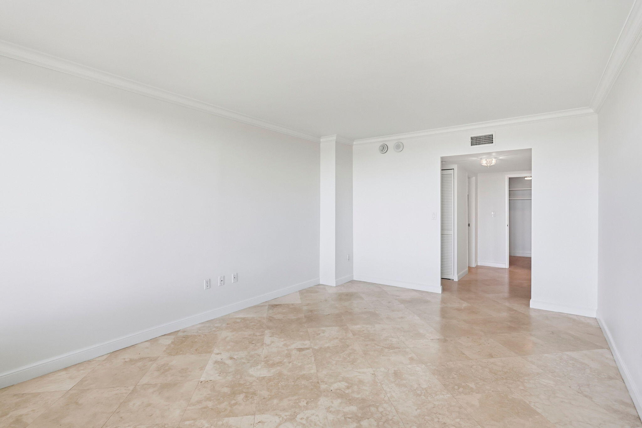 1225 S OCEAN Boulevard 101