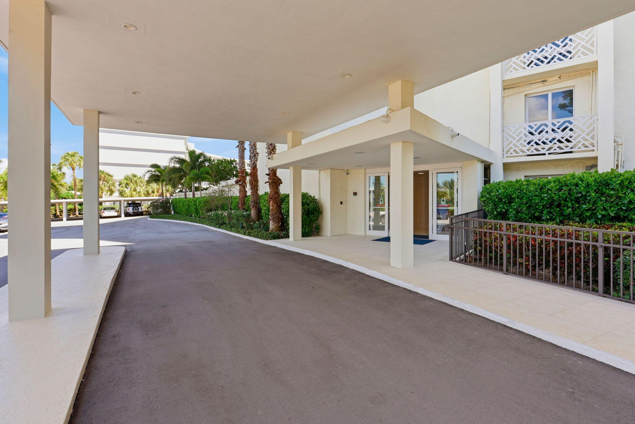 1225 S OCEAN Boulevard 101