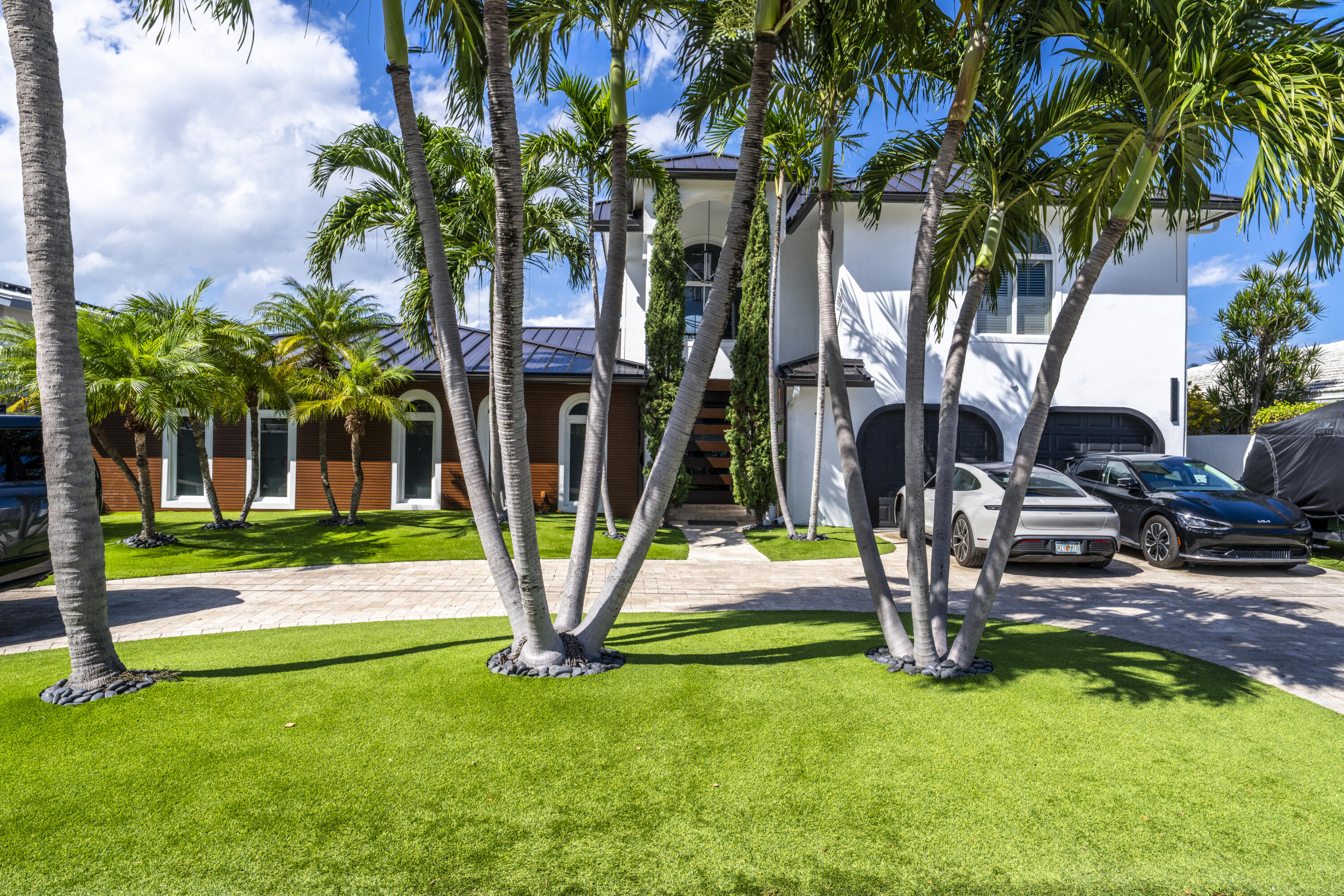 11 Castle Harbor Isle Drive