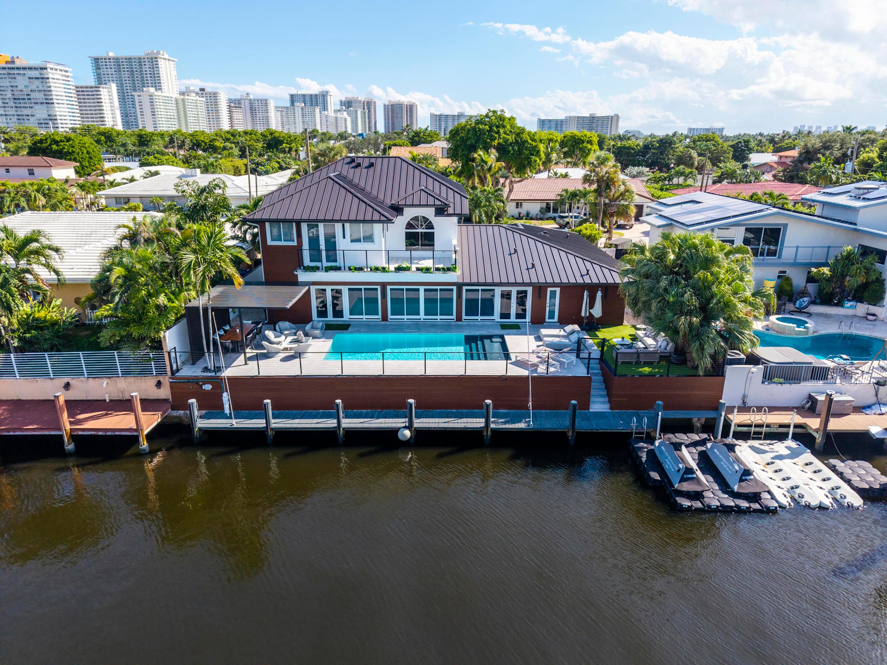 11 Castle Harbor Isle Drive
