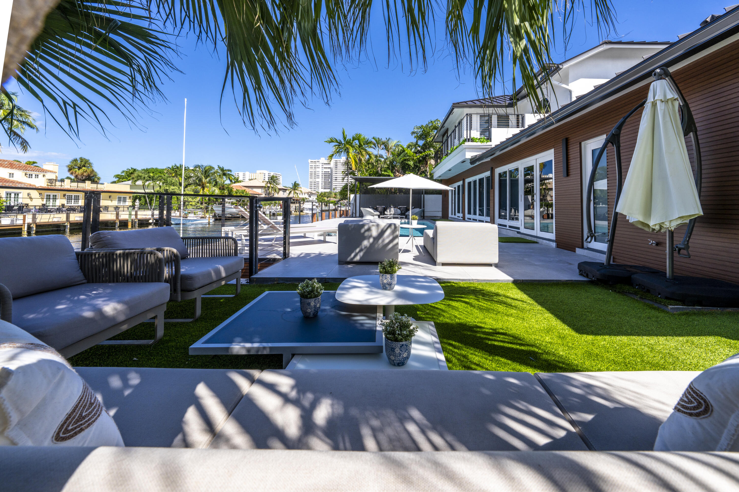 11 Castle Harbor Isle Drive