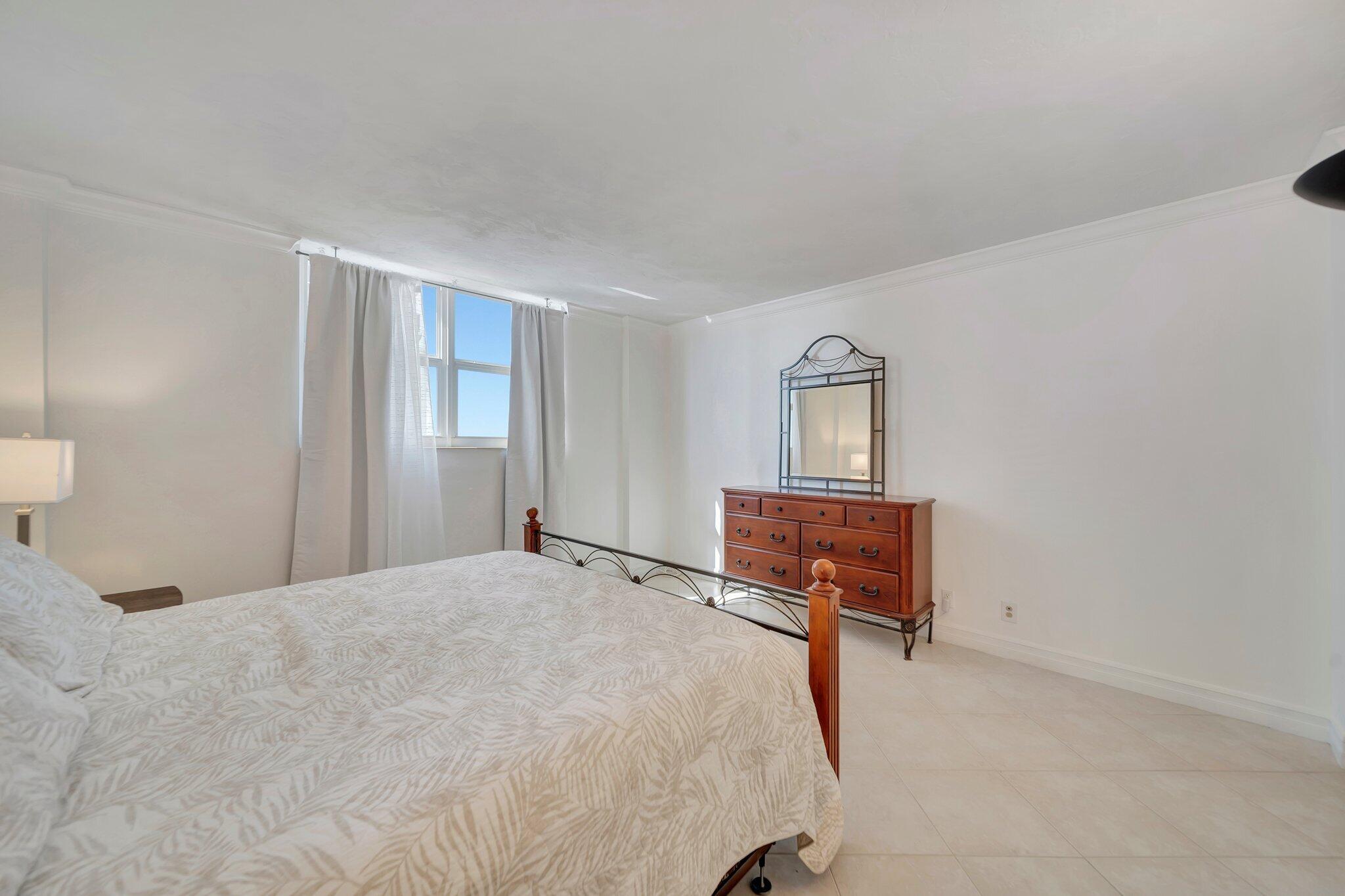 4250 Galt Ocean Drive 14B