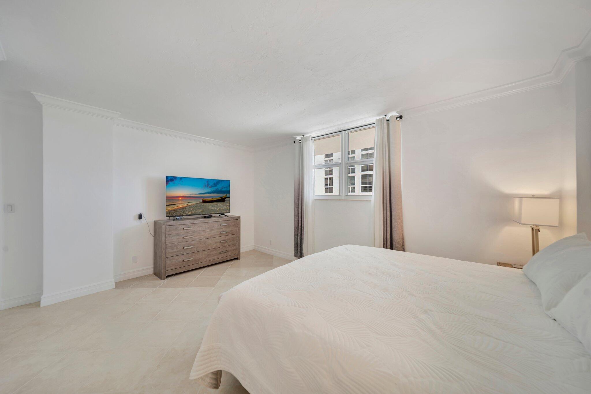 4250 Galt Ocean Drive 14B
