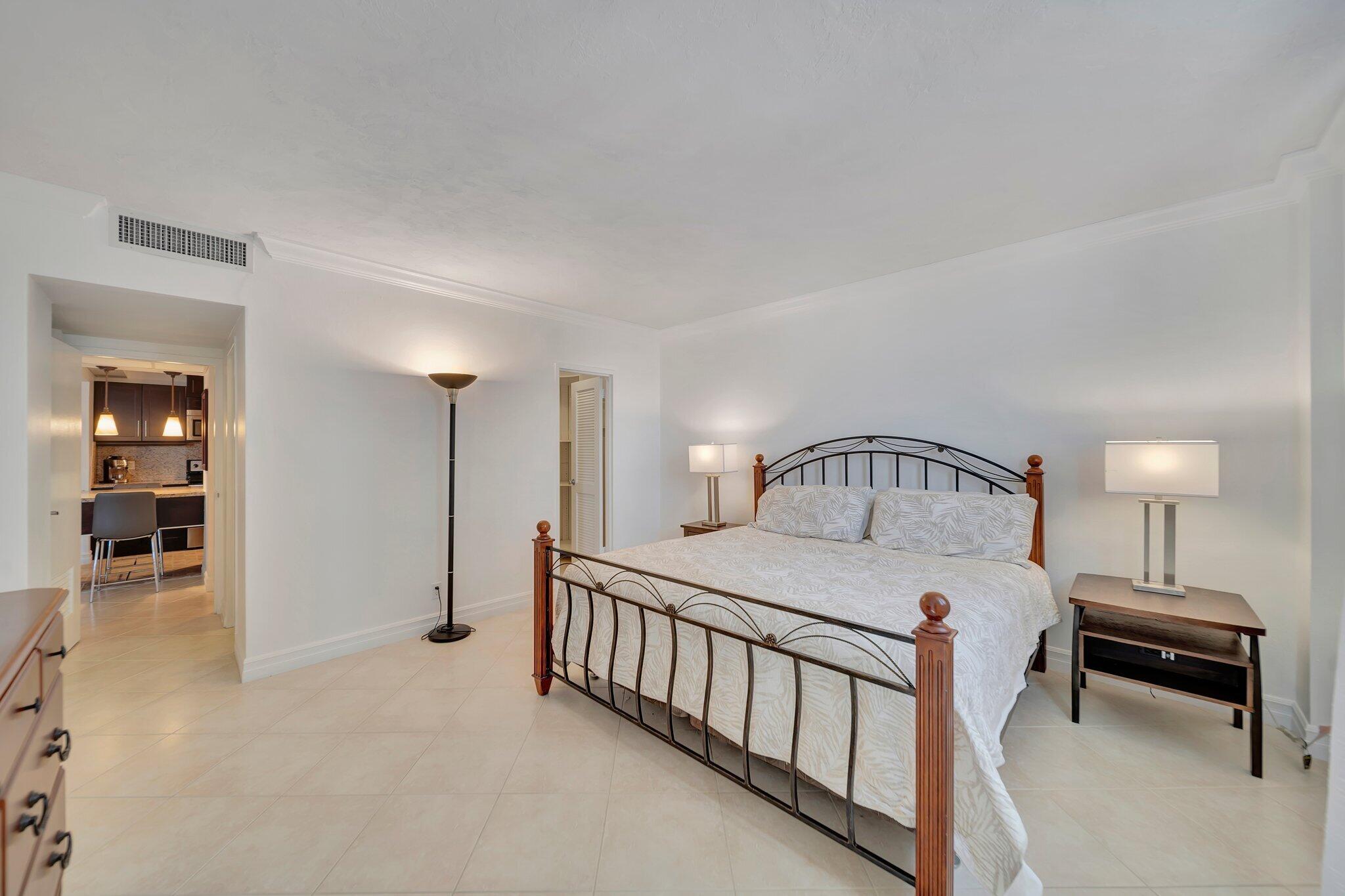 4250 Galt Ocean Drive 14B