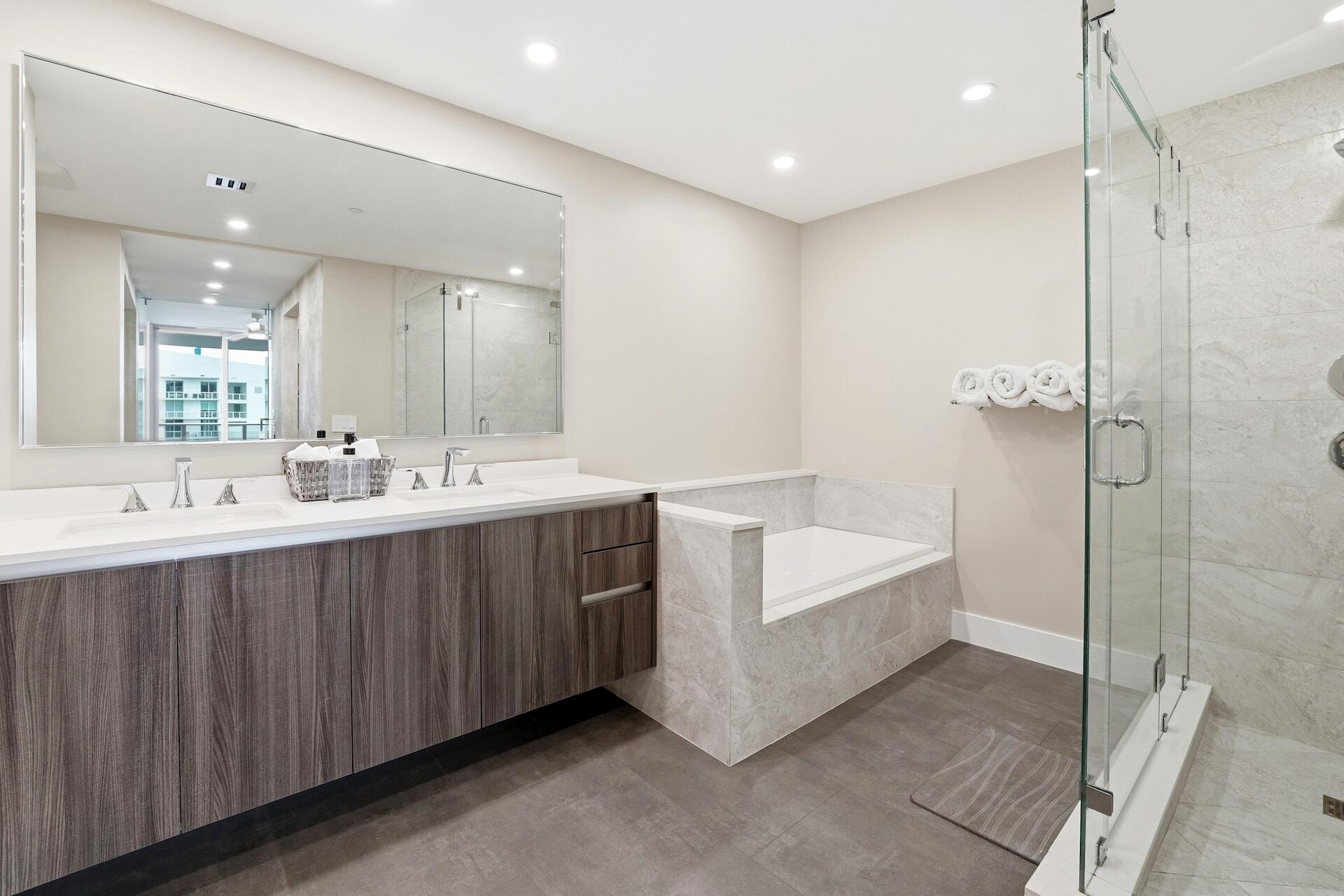 488 NE 18th Street 5009