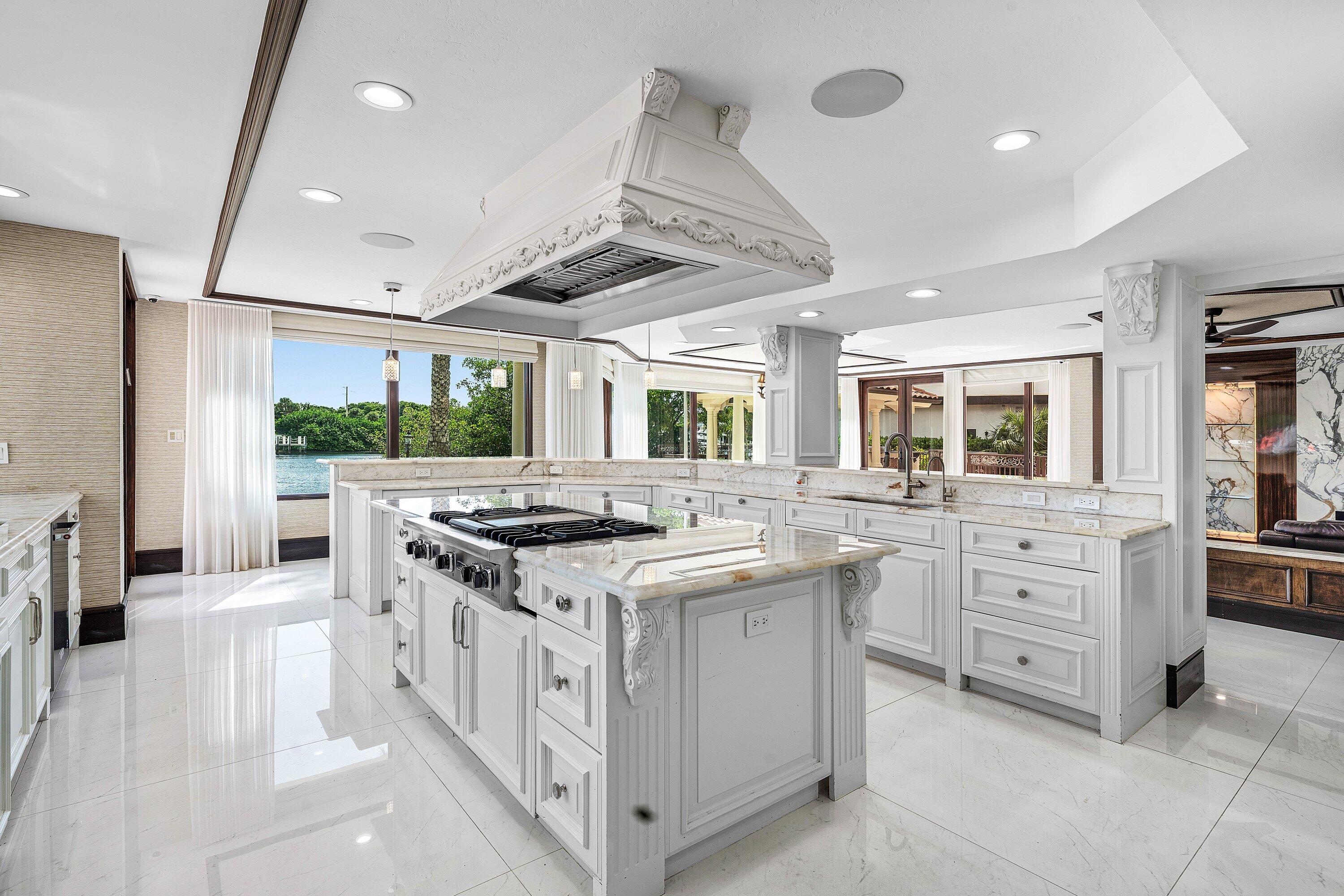 3100 NE 46th Street