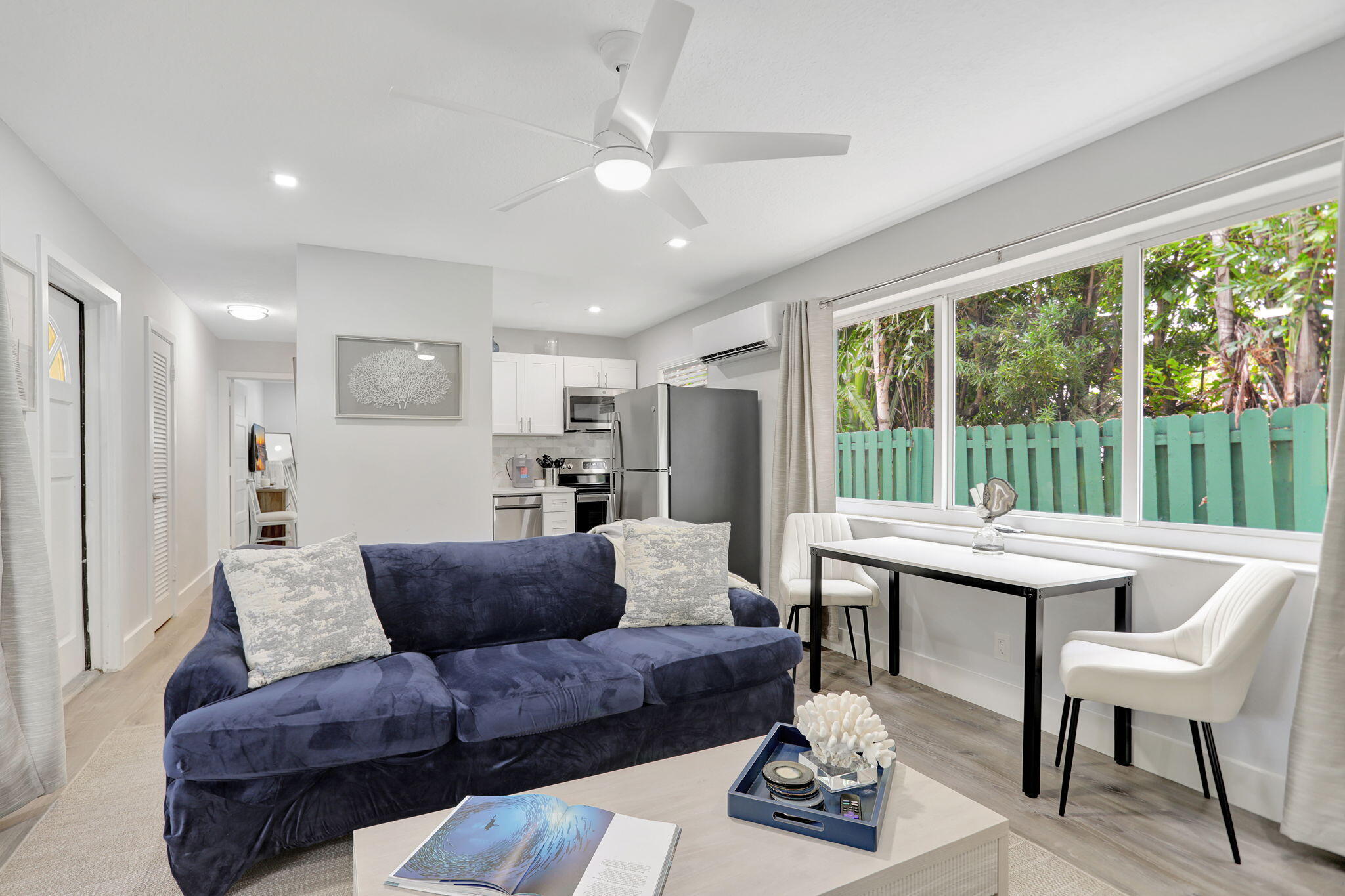 305 HIBISCUS Avenue