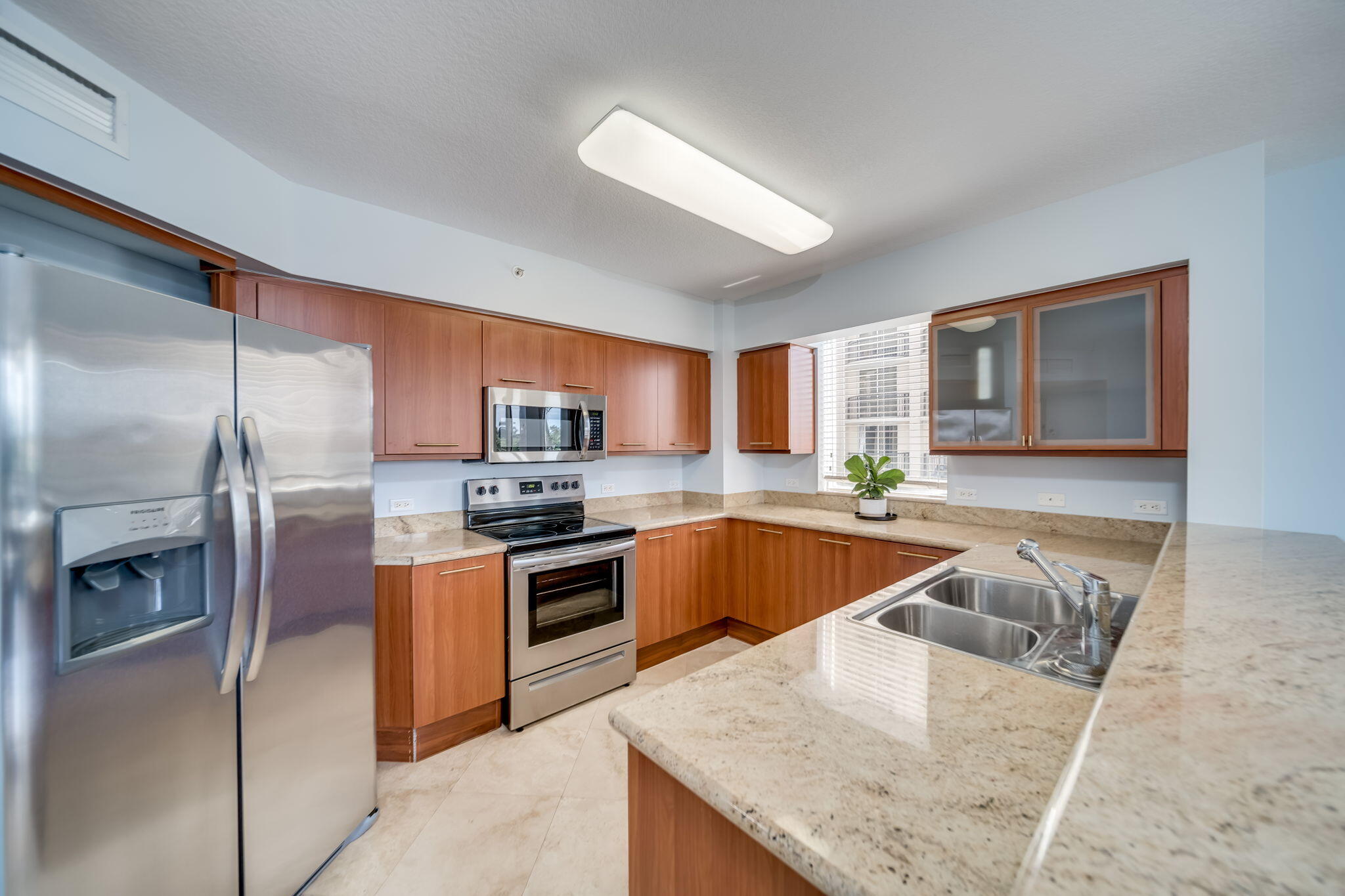 2011 N OCEAN Boulevard 302