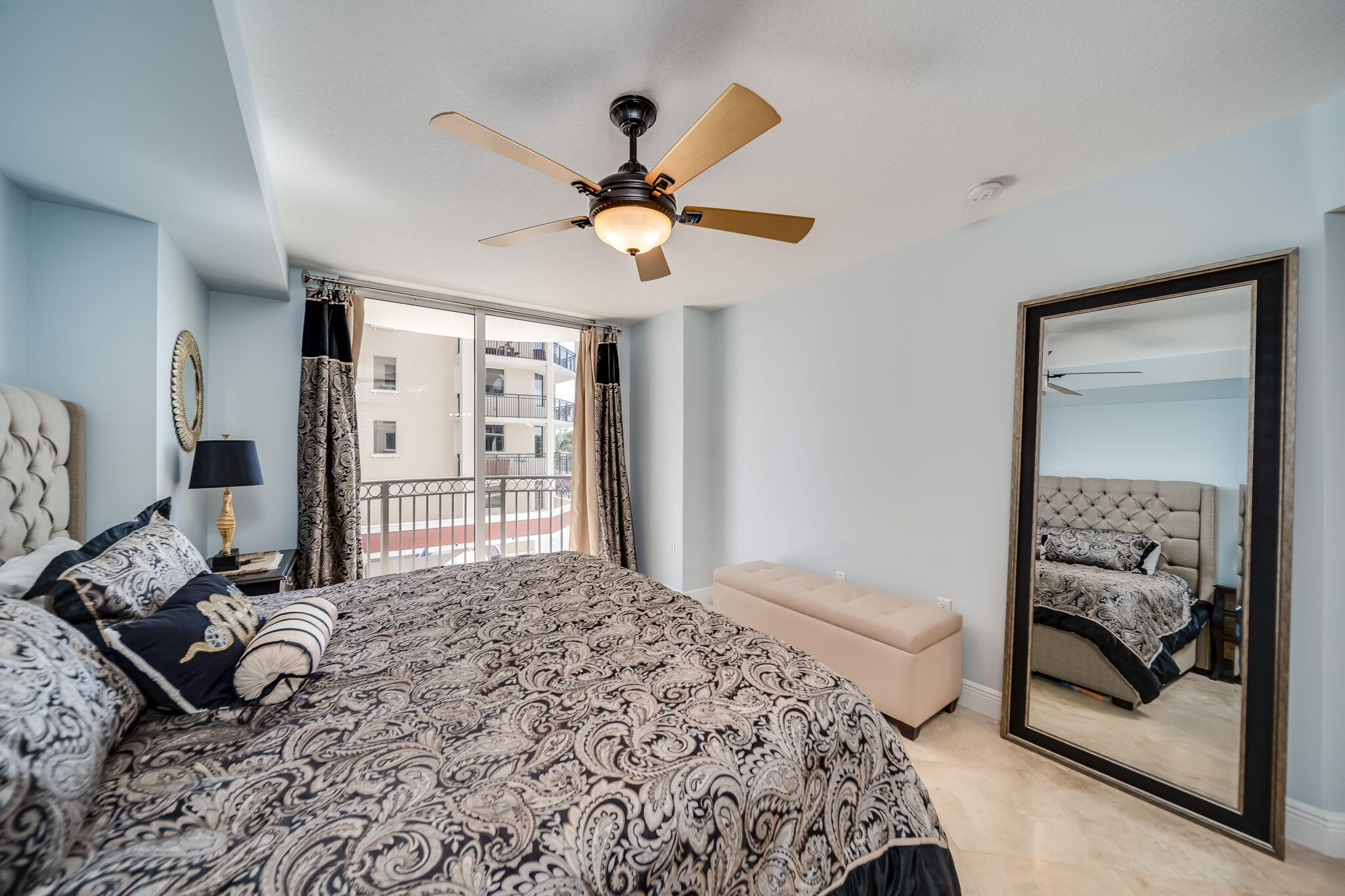 2011 N OCEAN Boulevard 302