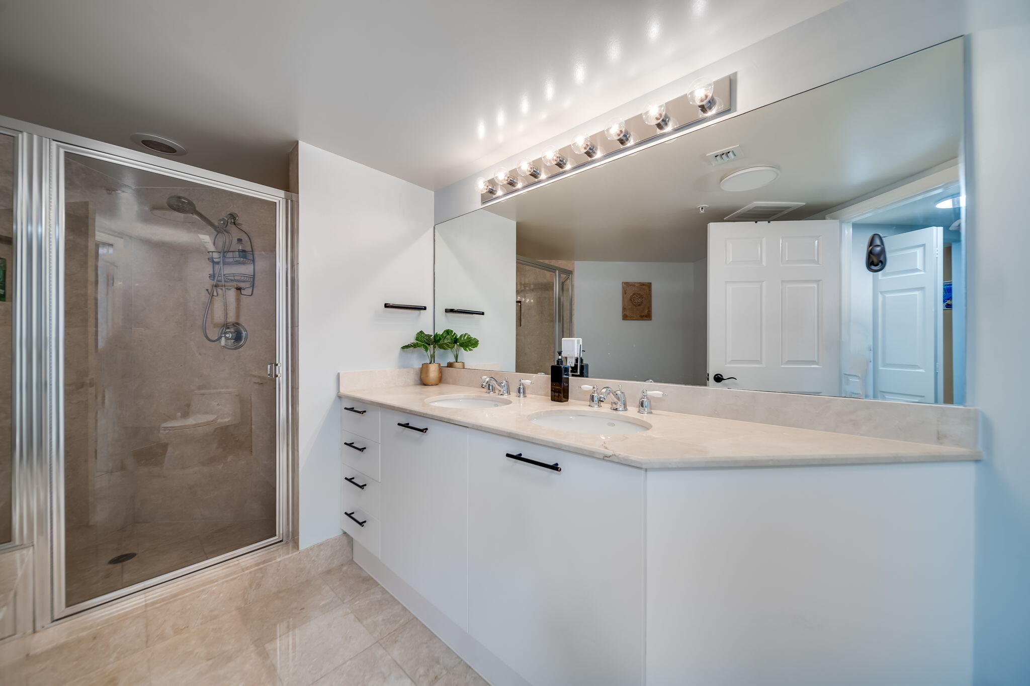 2011 N OCEAN Boulevard 302