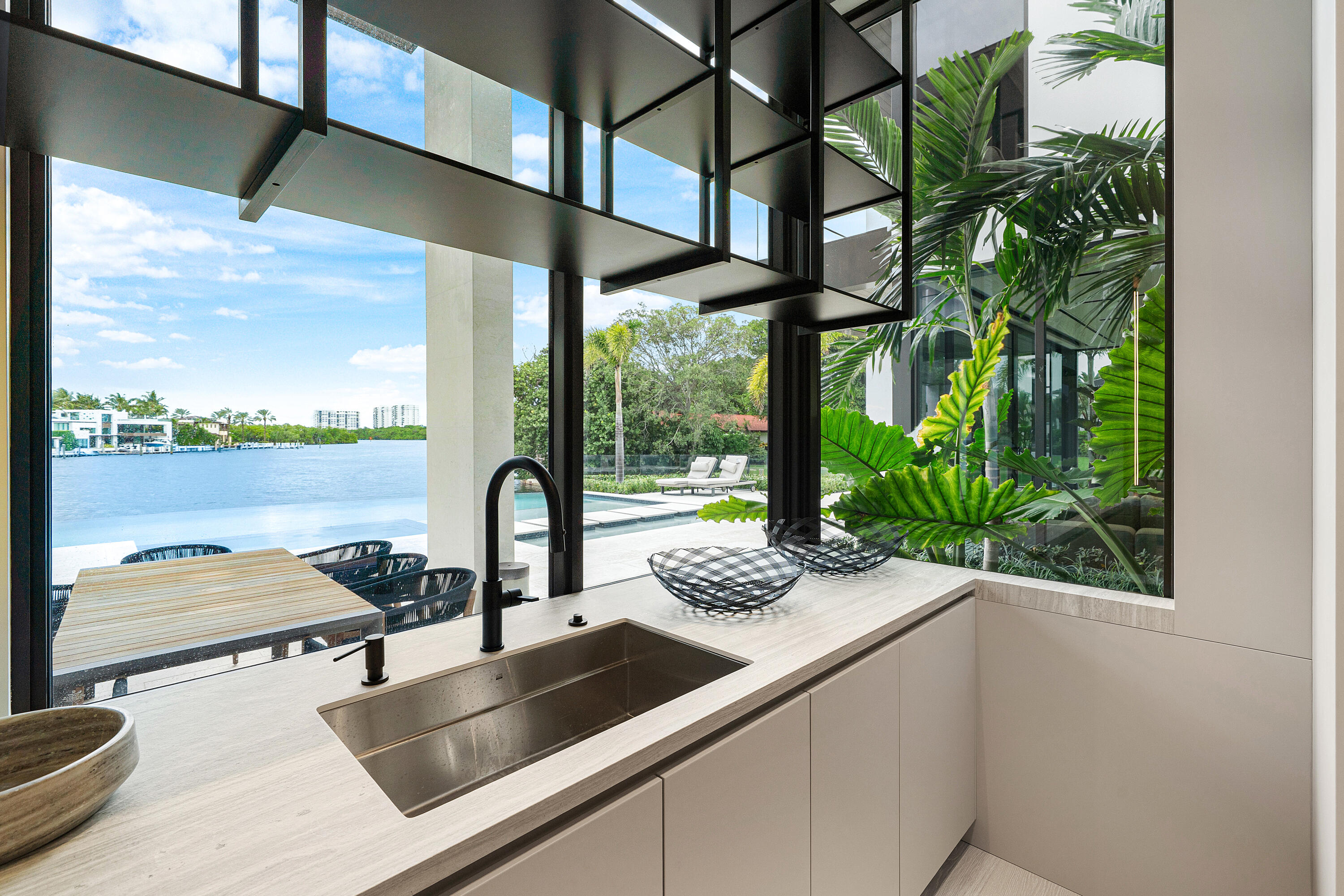 829 ORCHID Drive
