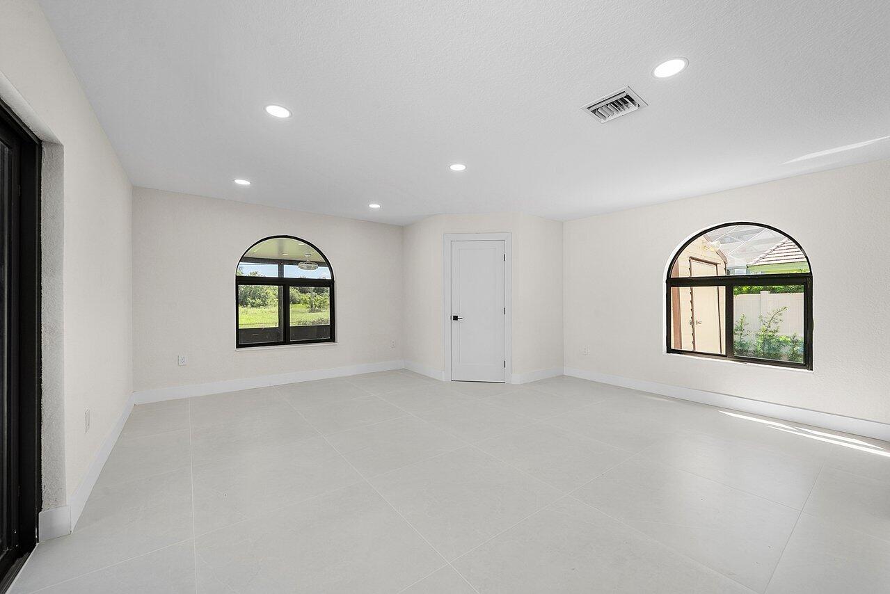 7548 FAIRWAY Trail