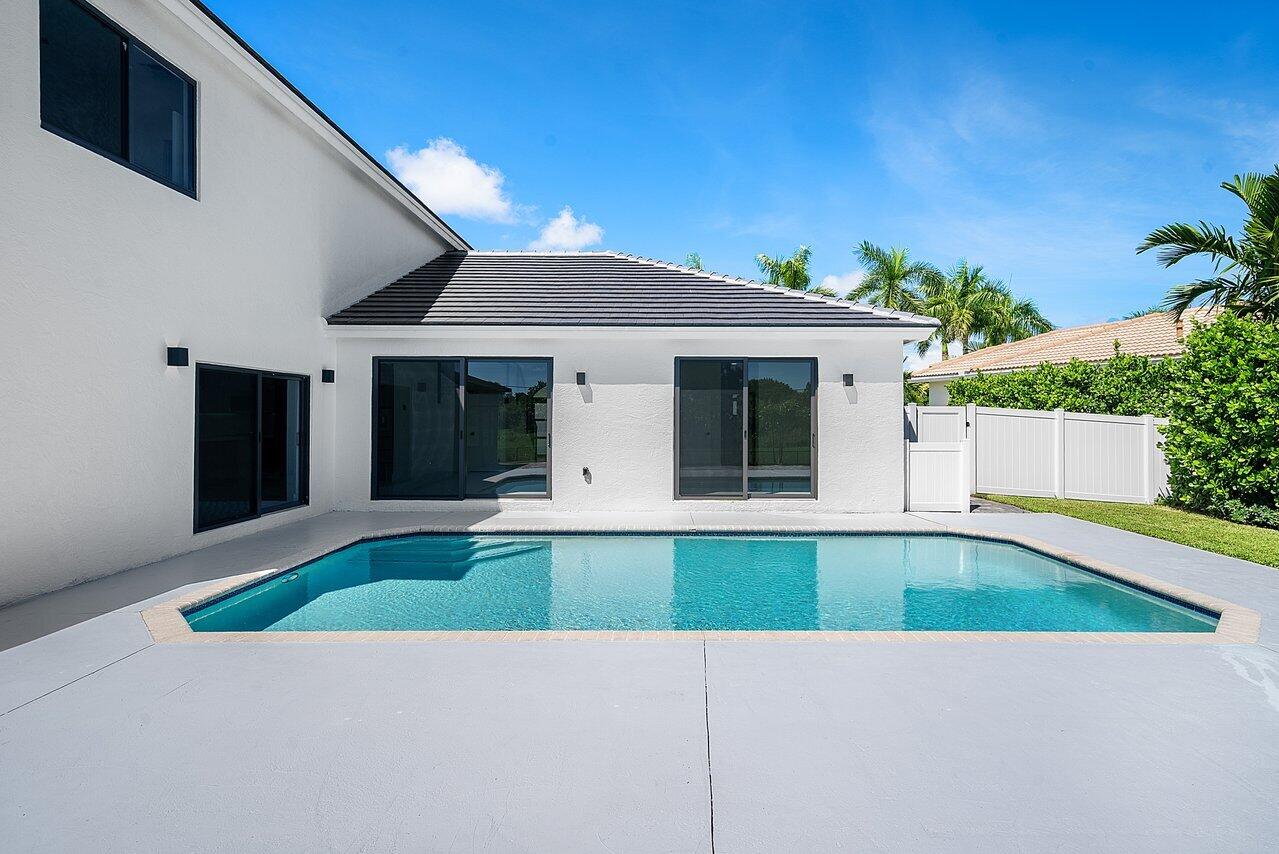 7548 FAIRWAY Trail