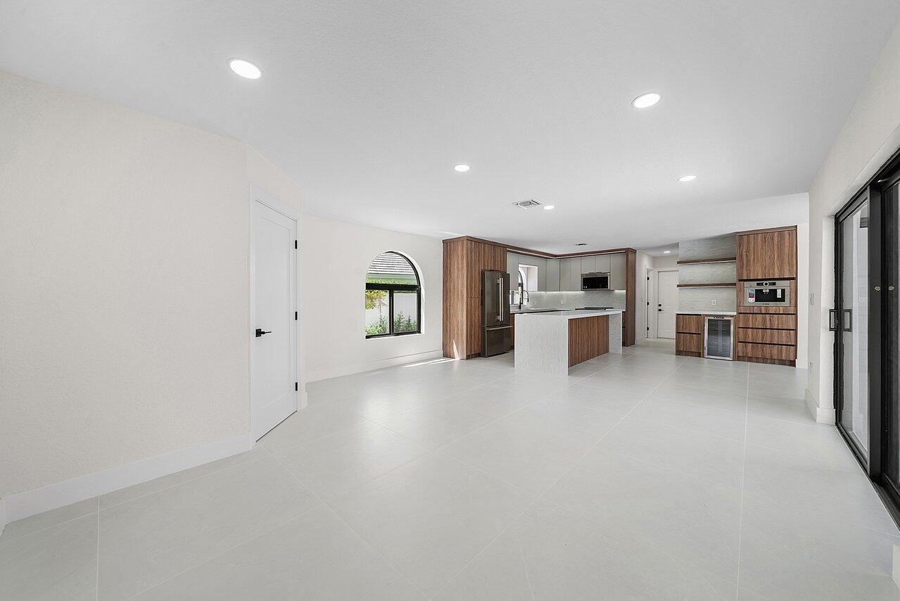 7548 FAIRWAY Trail