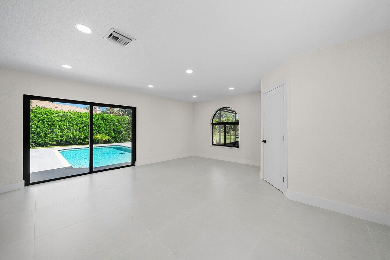 7548 FAIRWAY Trail