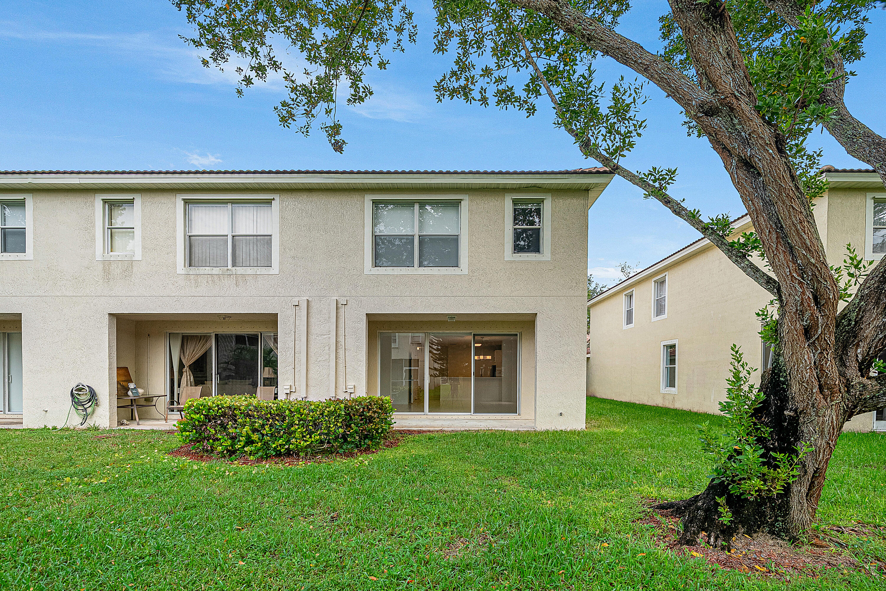 9688 Porta Leona Lane