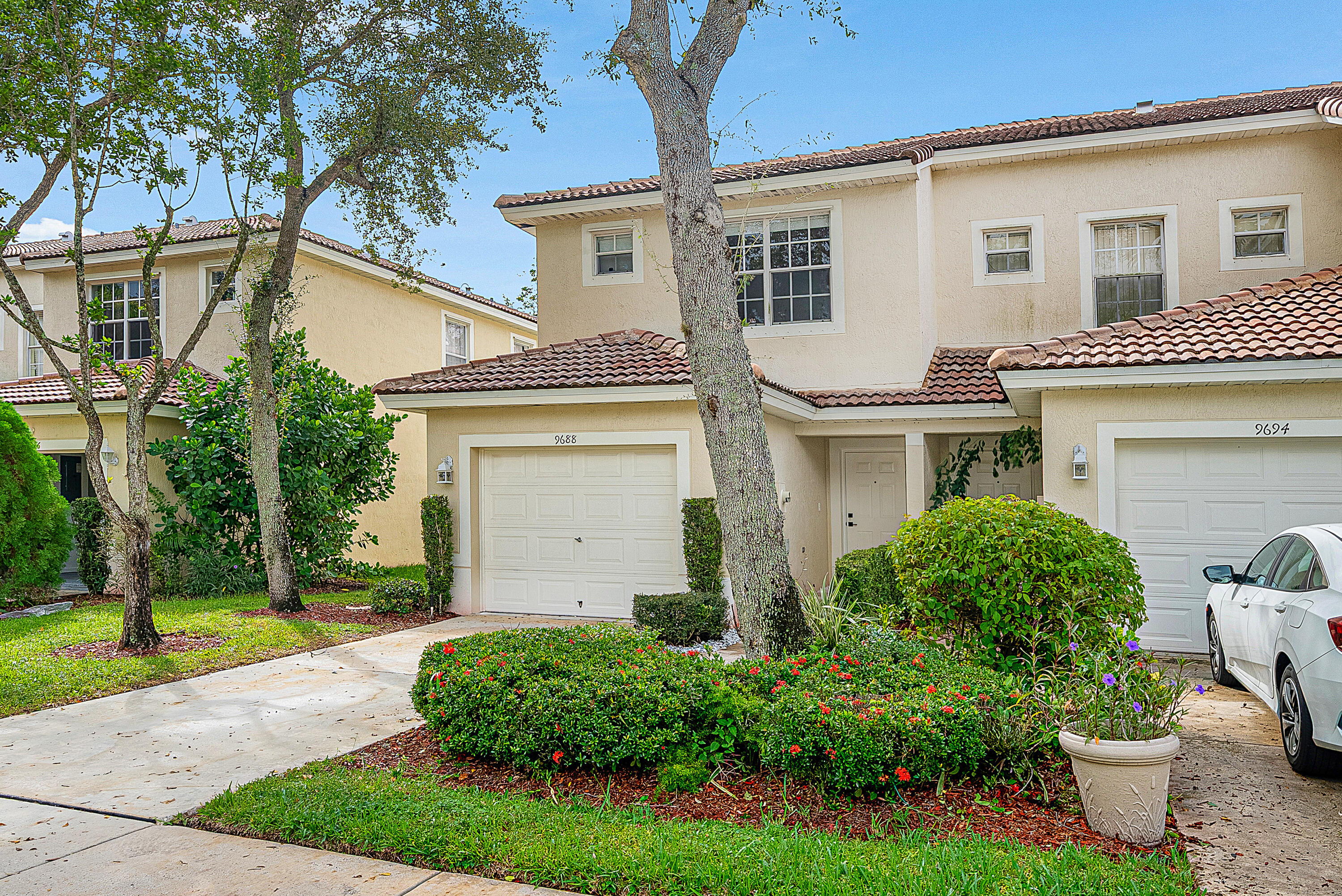 9688 Porta Leona Lane