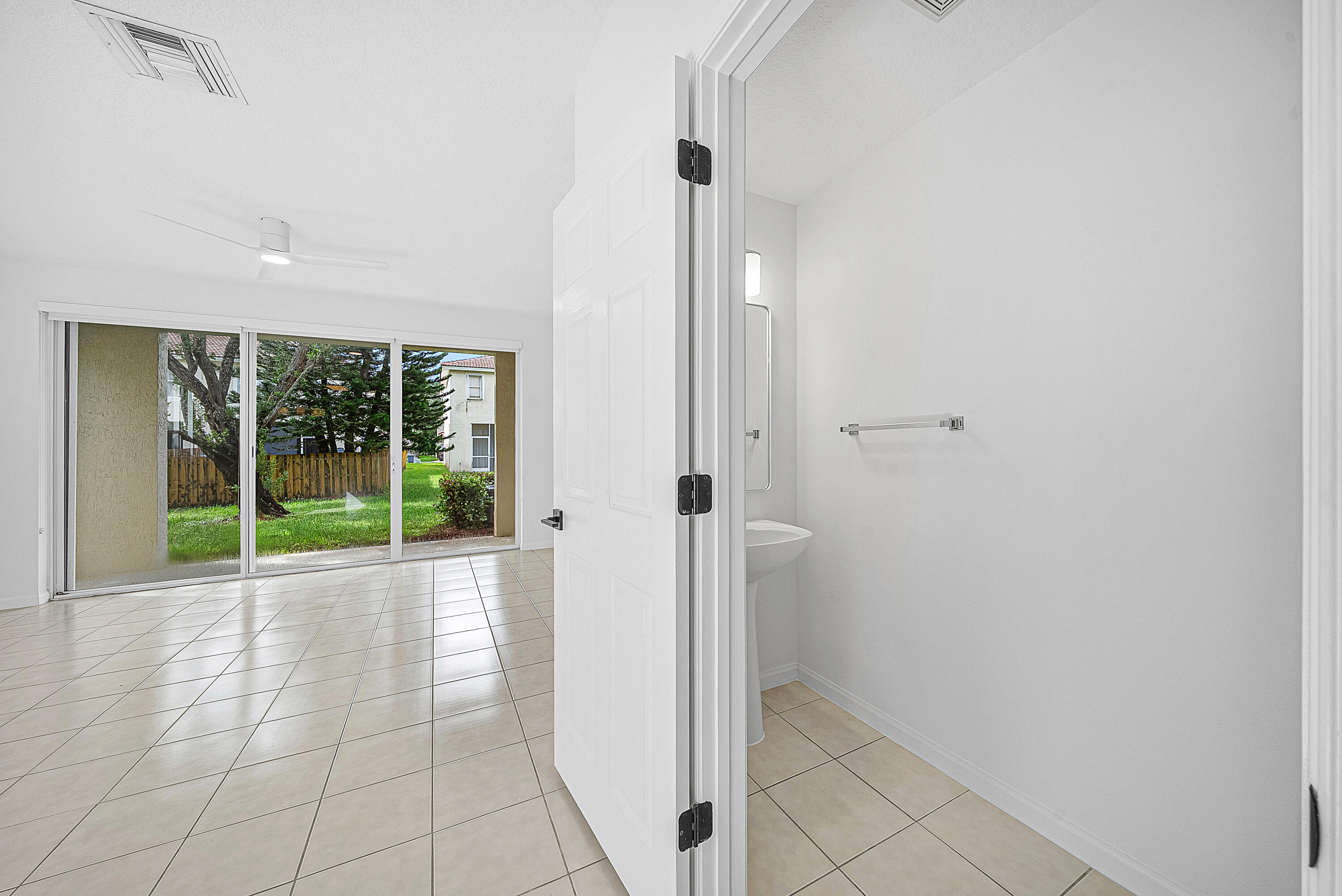 9688 Porta Leona Lane